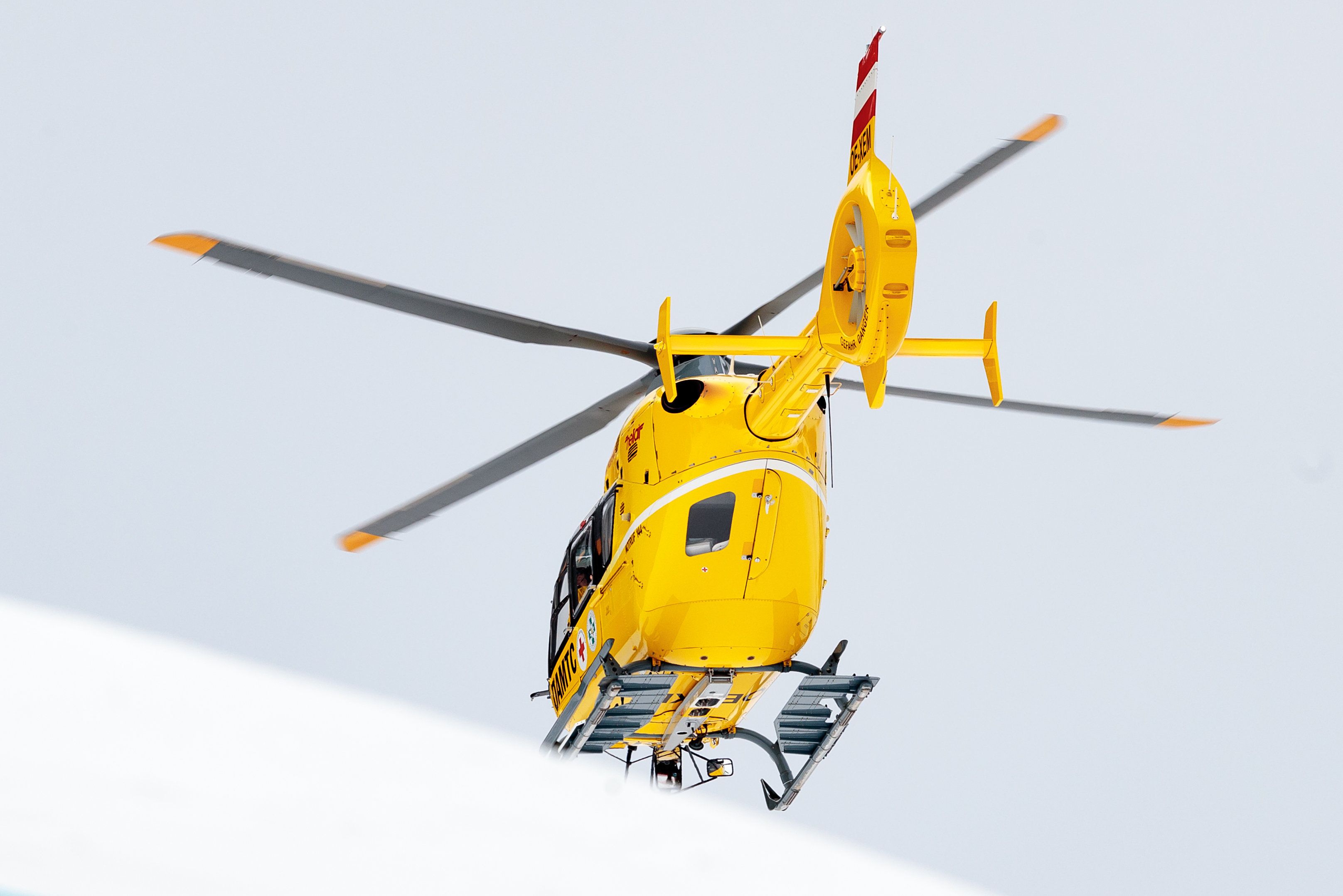 Das Mädchen musste mit dem Rettungshubscharuber abtransportiert werden. (Symbolbild)