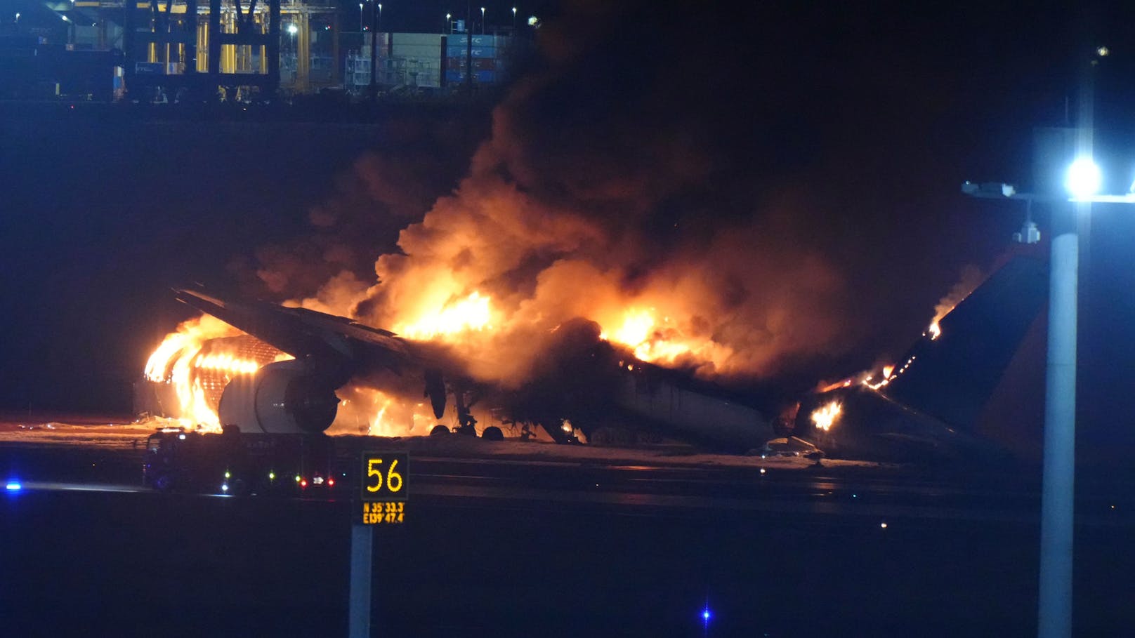 Beim Landeanflug war das Flugzeug aus noch unbekannter Ursache in Brand geraten.