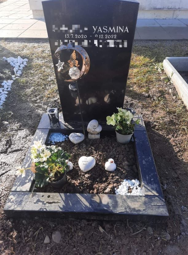 Dank Spenden konnte ein Grabstein samt Einfassung bezahlt werden.