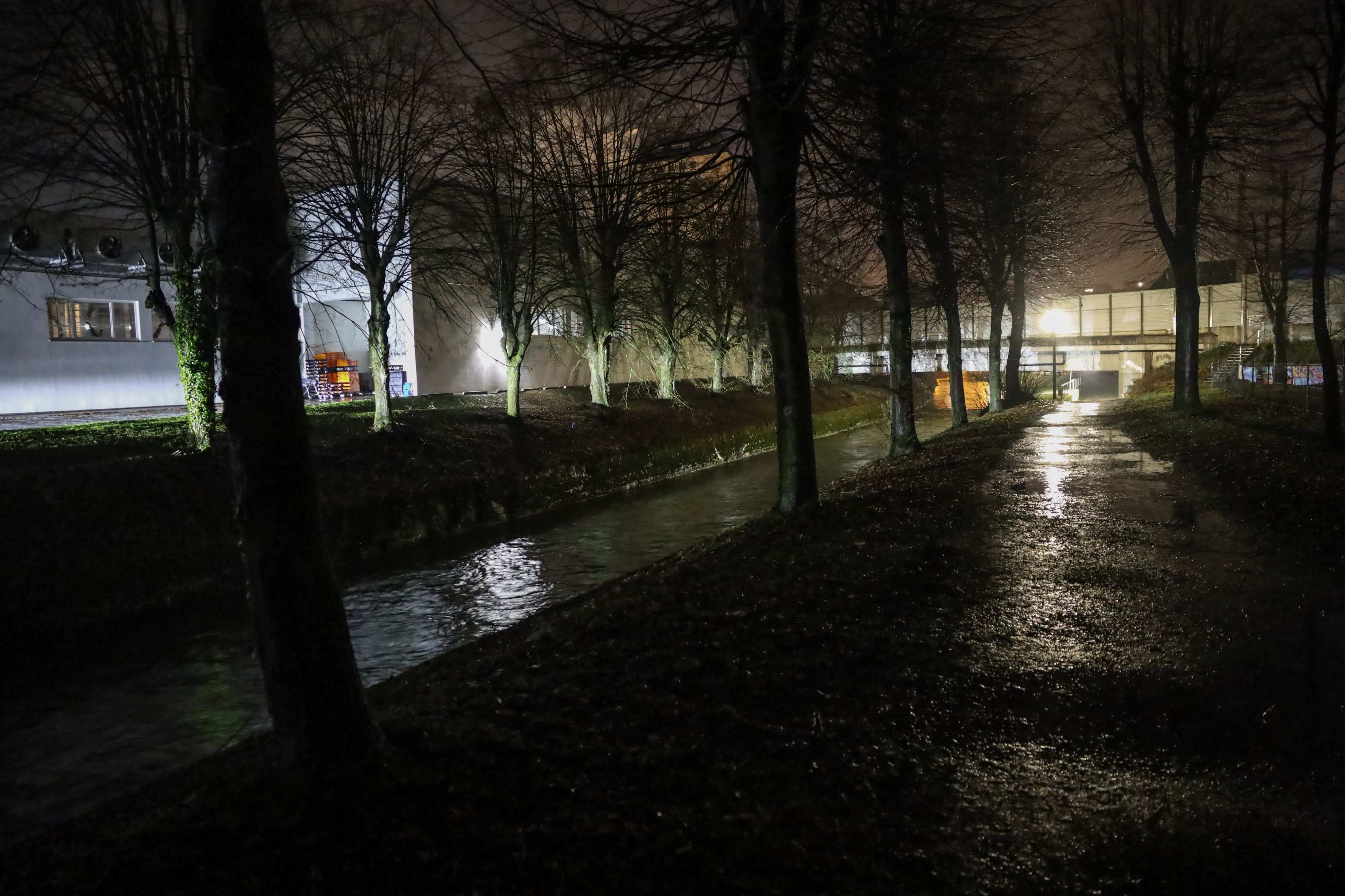 Leichenfund: Leblose Person in Grieskirchen aus der Trattnach geborgen.