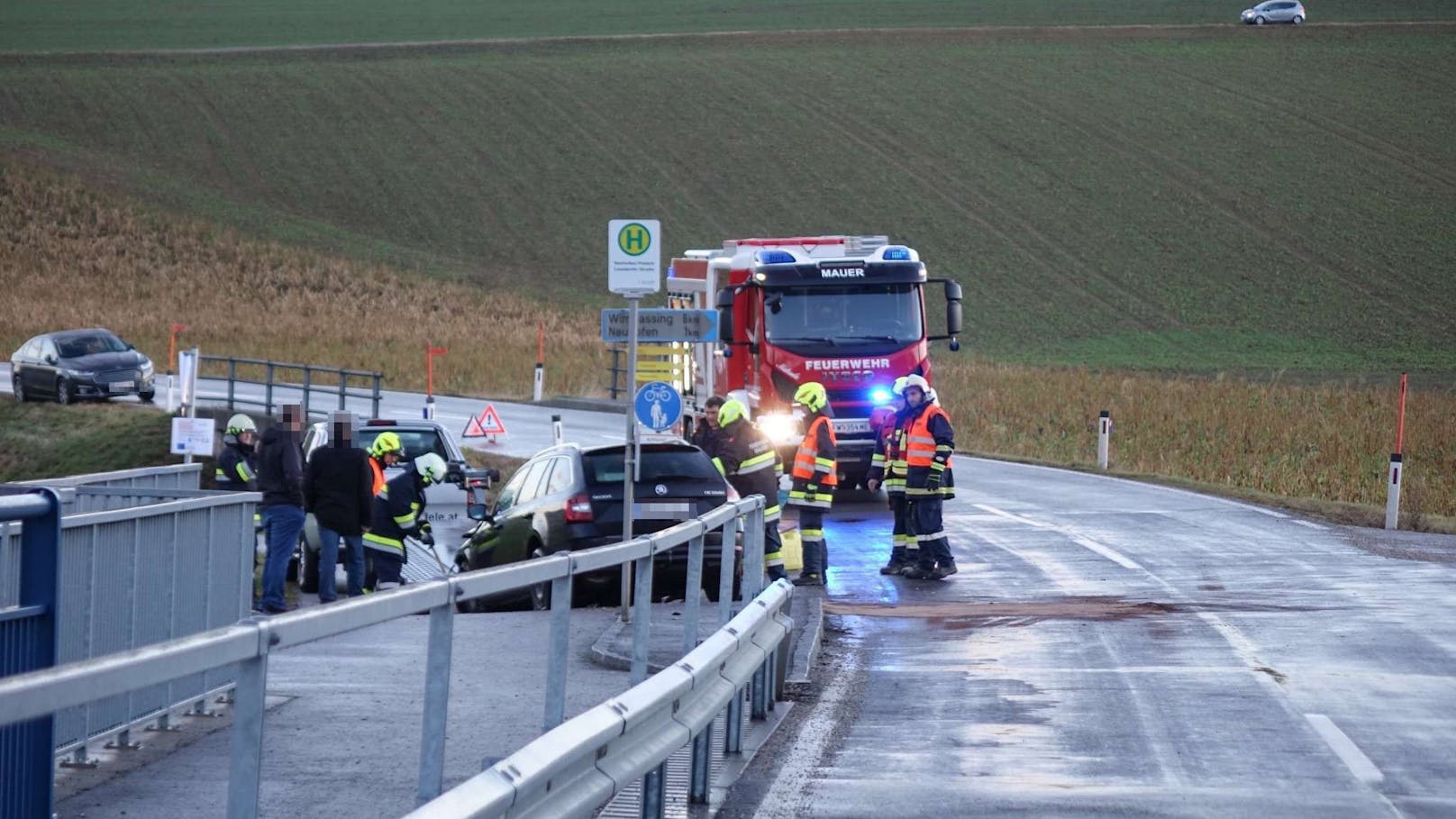 Vier Verletzte bei Frontal-Crash in NÖ