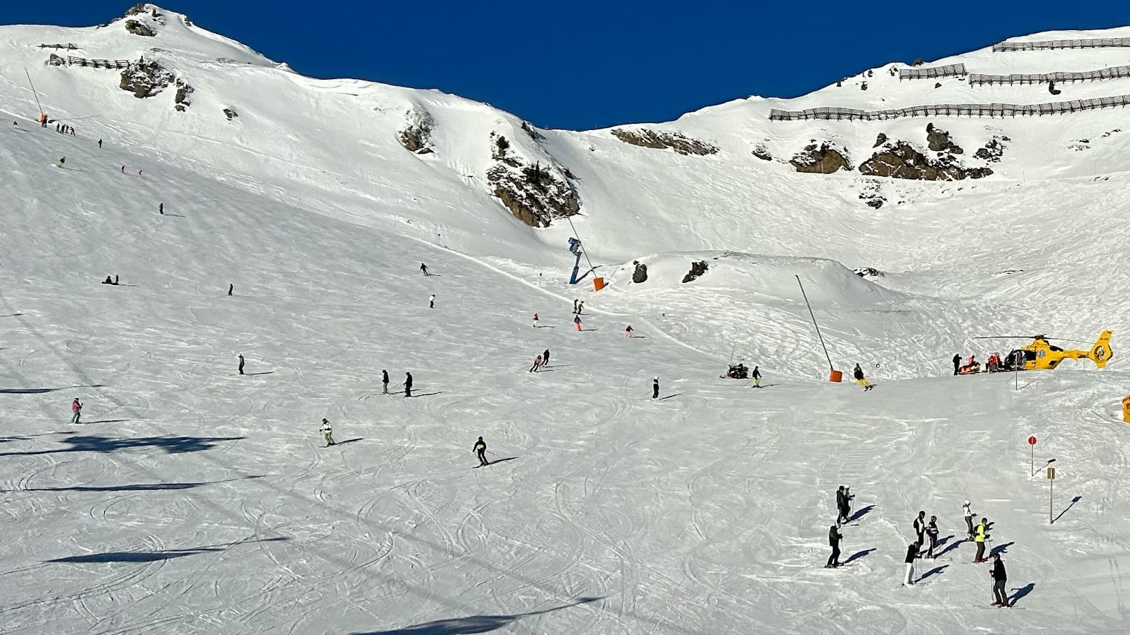 23-jähriger Skifahrer stirbt vor Augen seiner Familie