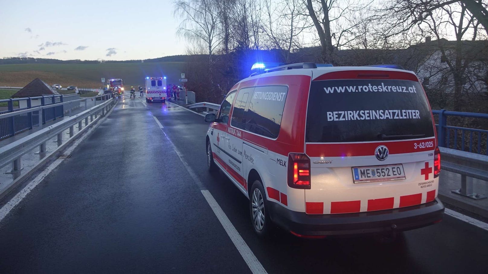 ... zusammen, vier Personen wurden bei dem Unfall verletzt.