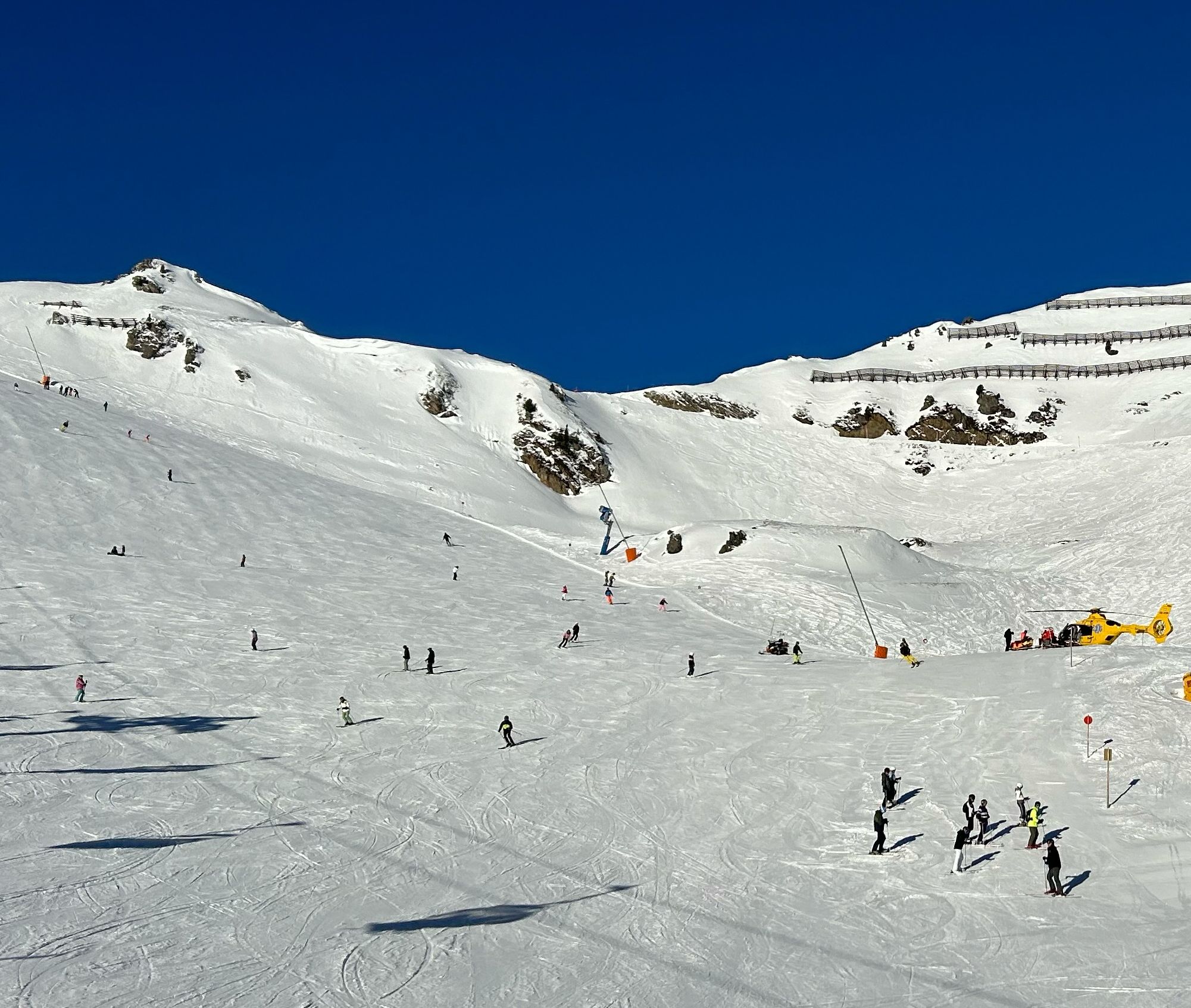 Am Mittwoch kam es in Kaltenbach zu einem Notarzthuschraubereinsatz auf der Skipiste.