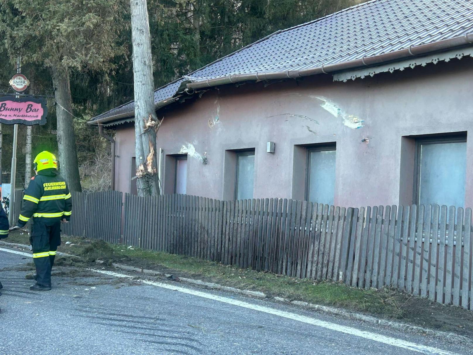 Traktorunfall: Lenker kollidierte mit Rotlicht-Lokal