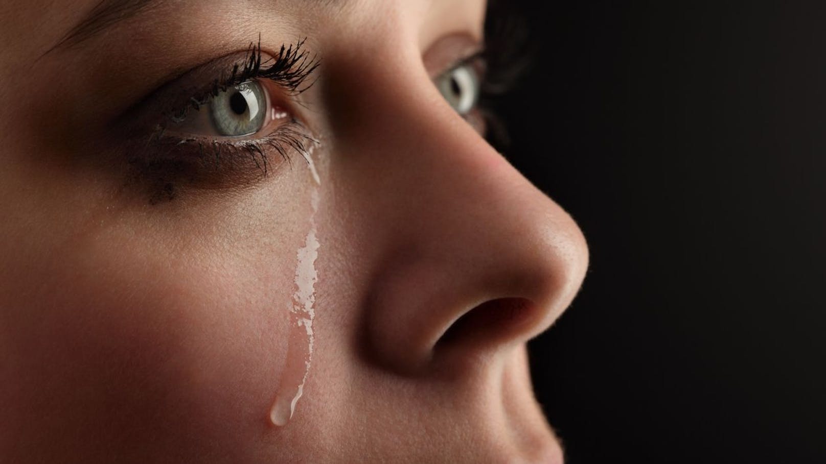Wie weibliche Tränen wilde Kerle besänftigen