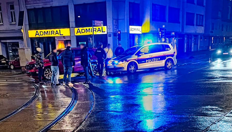 Blaulicht-Crash in Wien-Favoriten