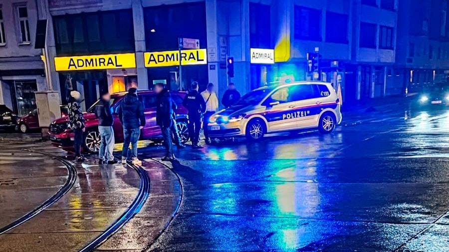 Blaulicht-Crash in Wien-Favoriten