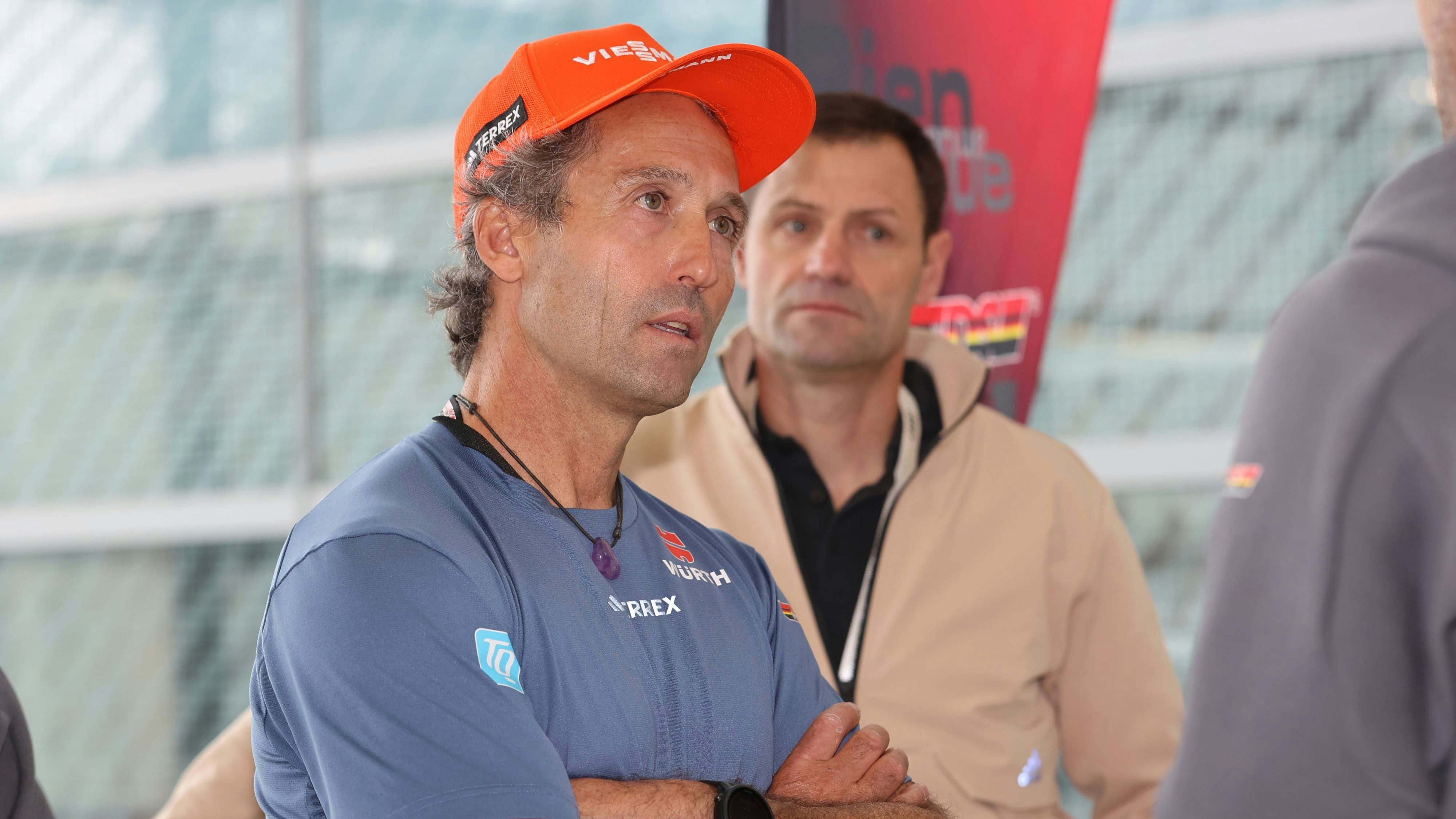 Der deutsche Langlauf-Trainer Peter Schlickenrieder wurde von der Tour de Ski rausgeworfen. 