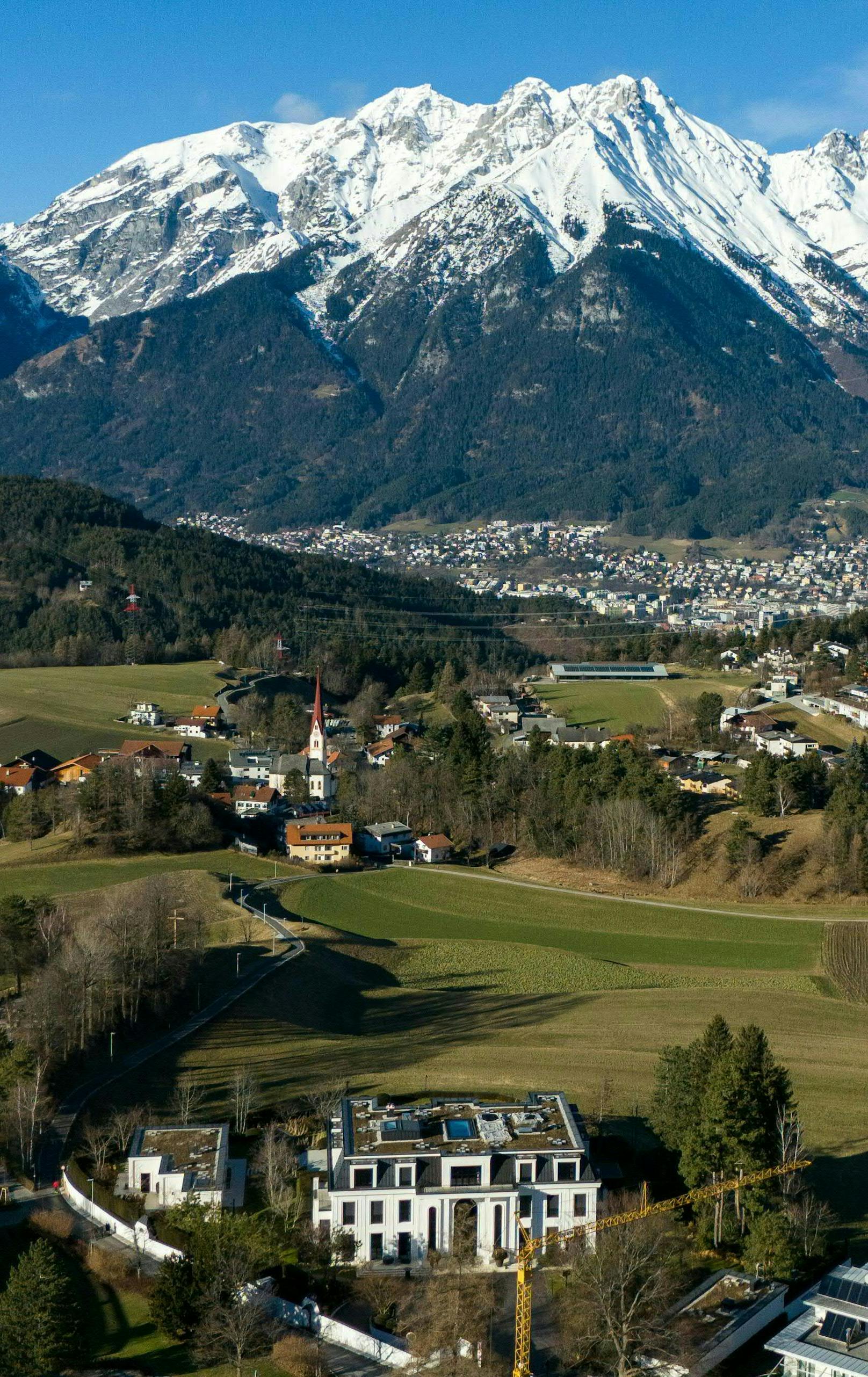Traumhafte Kulisse: Luftaufnahme der von Signa-Gründer Rene Benko privat genutzten Villa in Innsbruck.