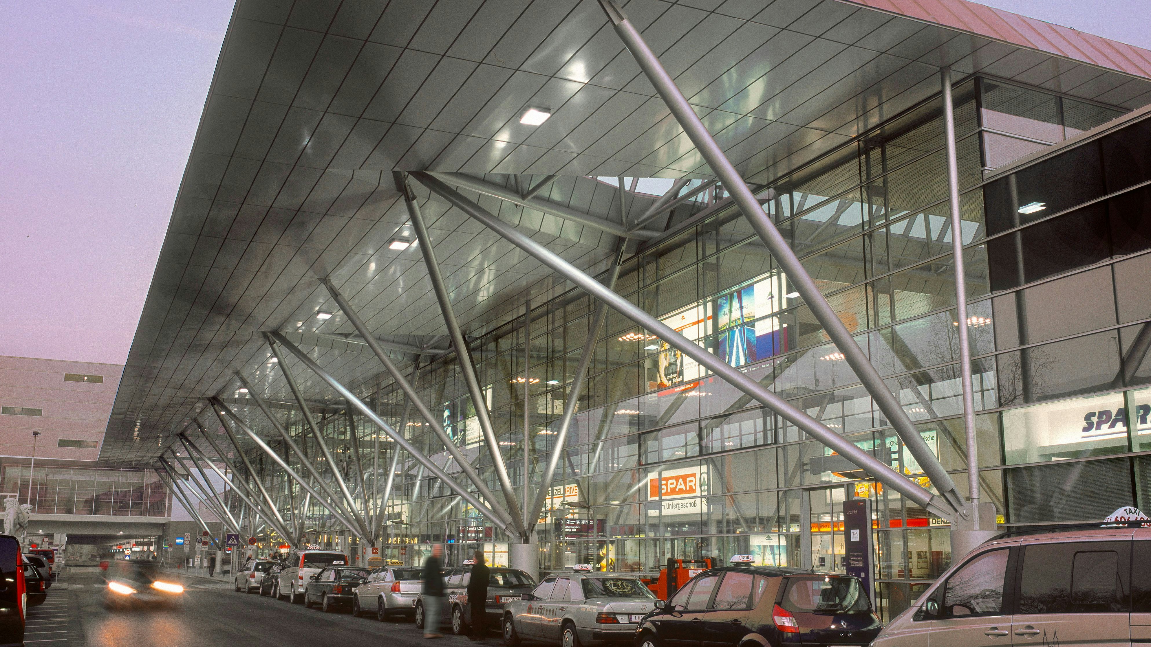Die wüsten Szenen spielten sich am Neujahrstag am Linzer Hauptbahnhof ab.
