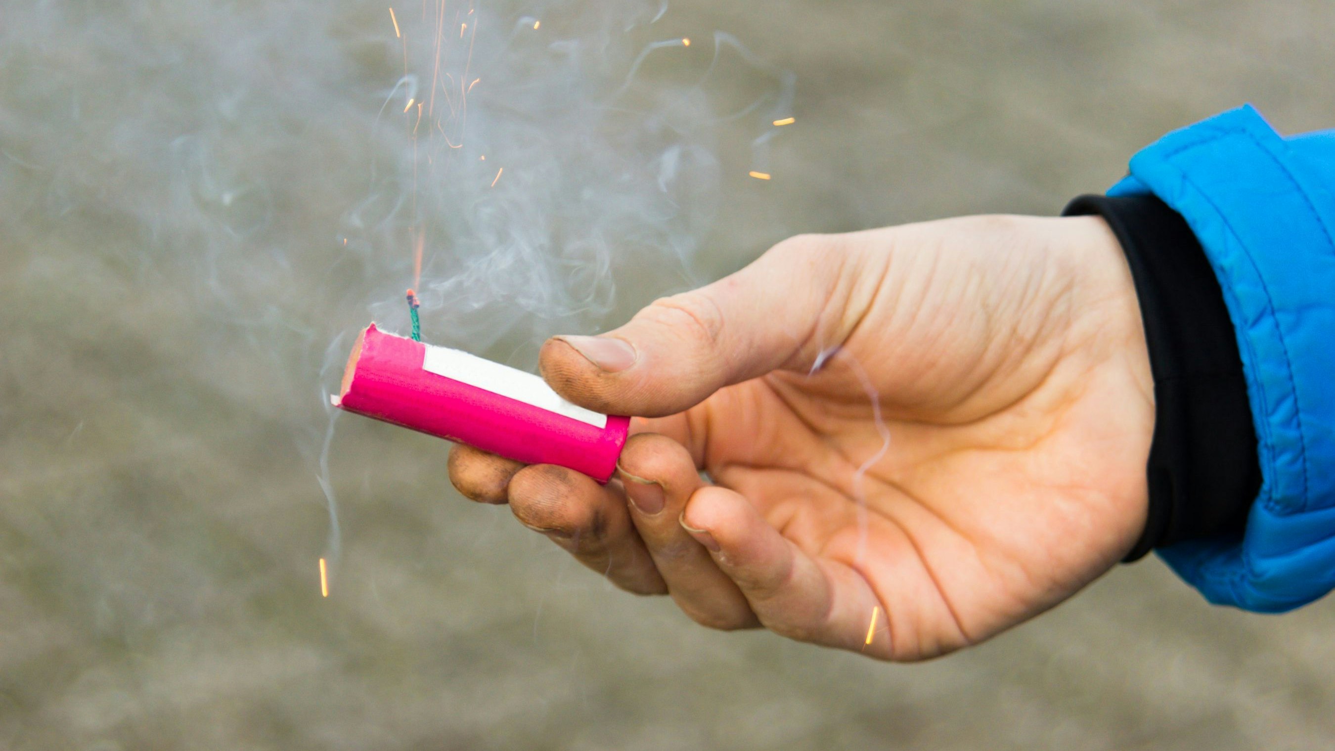 Heute.at - Böller, Stichflamme – Bursch mit schweren Verbrennungen