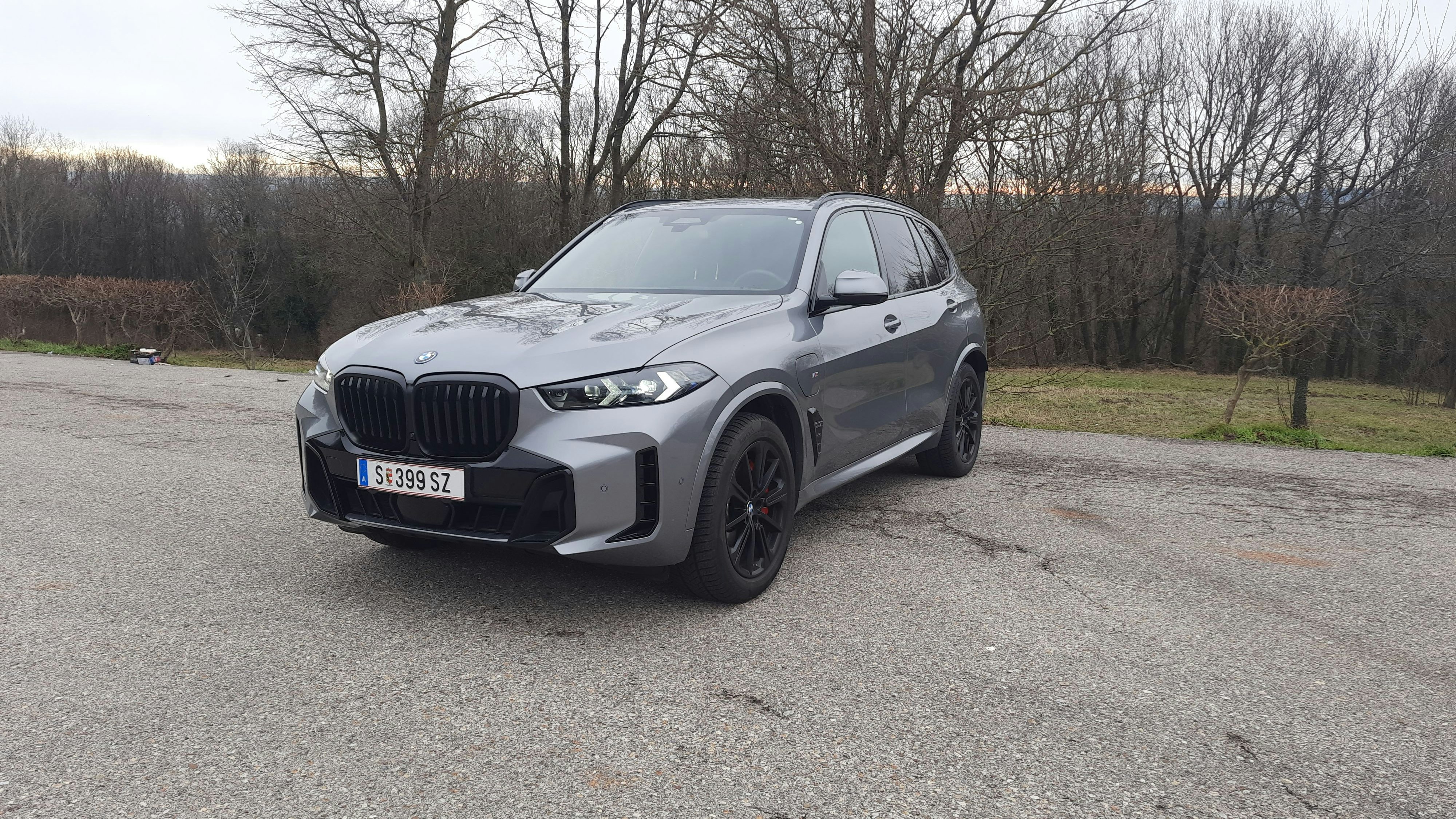 Der BMW X5 xDrive50e im "Heute"-Test