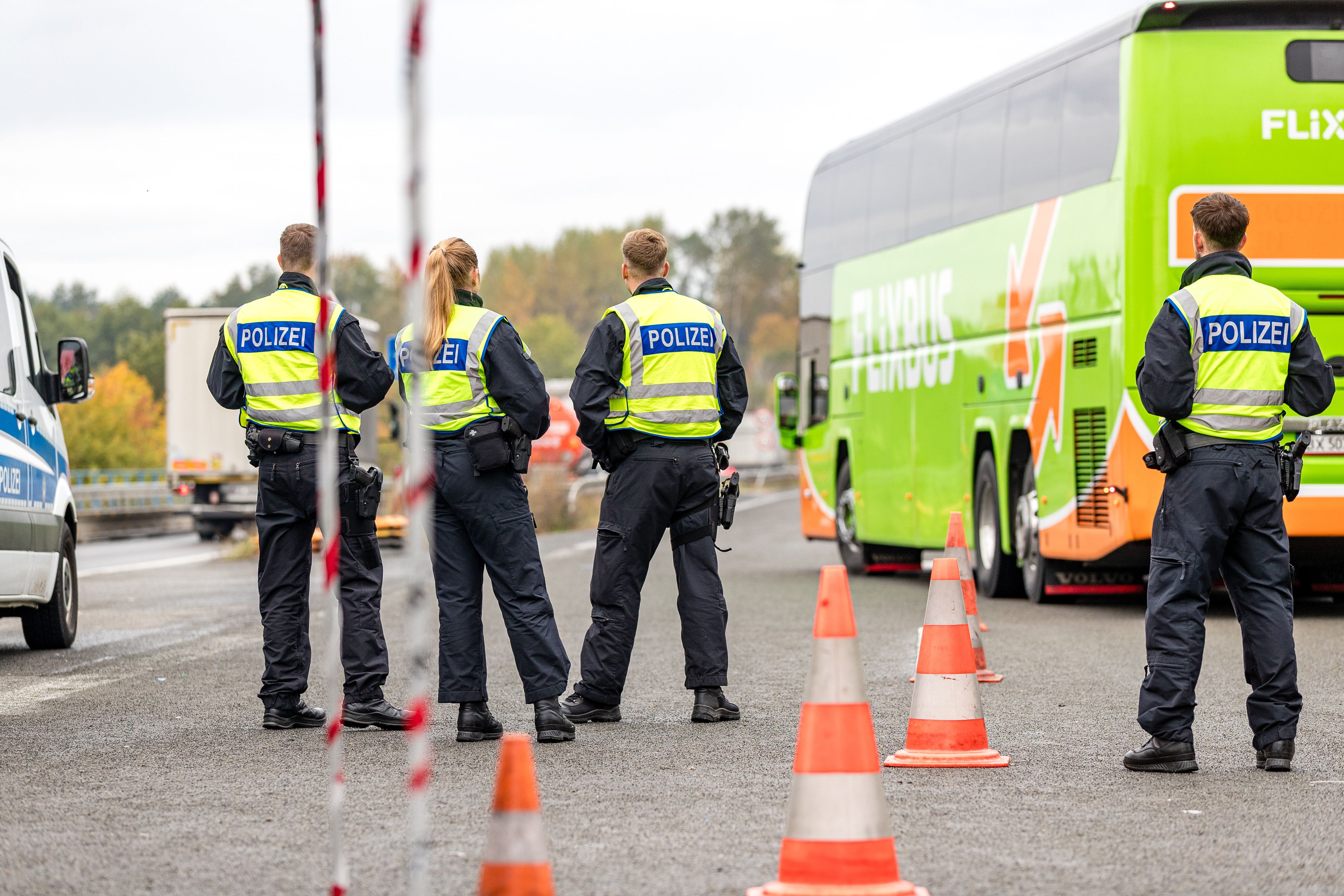Die Bundespolizei in Saarbrücken verhaftete den 56-Jährigen am Donnerstag bei der Kontrolle eines Reisebusses am Hauptbahnhof (Symbolbild).