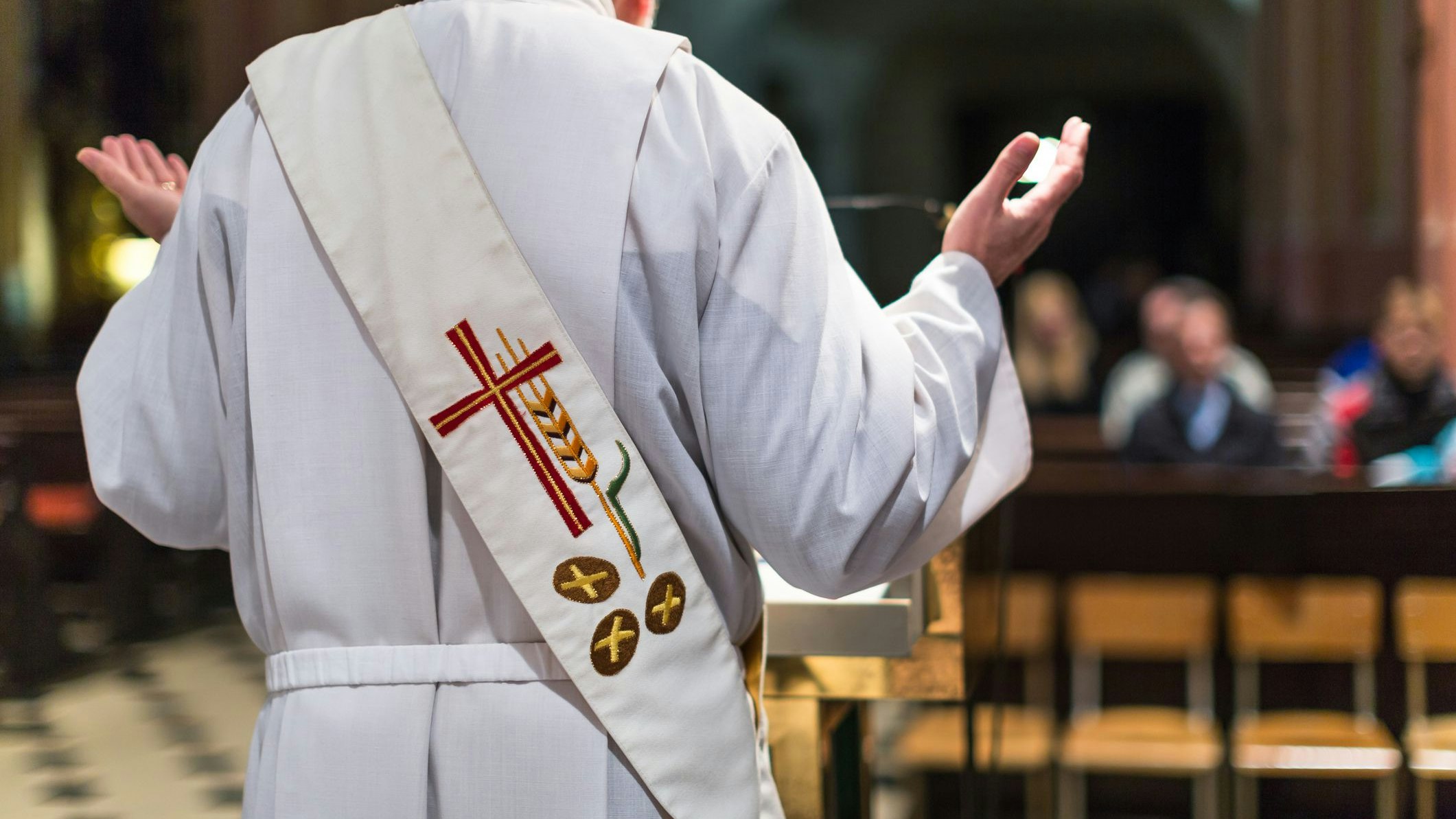 Ein Aargauer war über Jahre als Pfarrer und Seelsorger aktiv, während er exzessiv Kinderpornografie konsumierte.