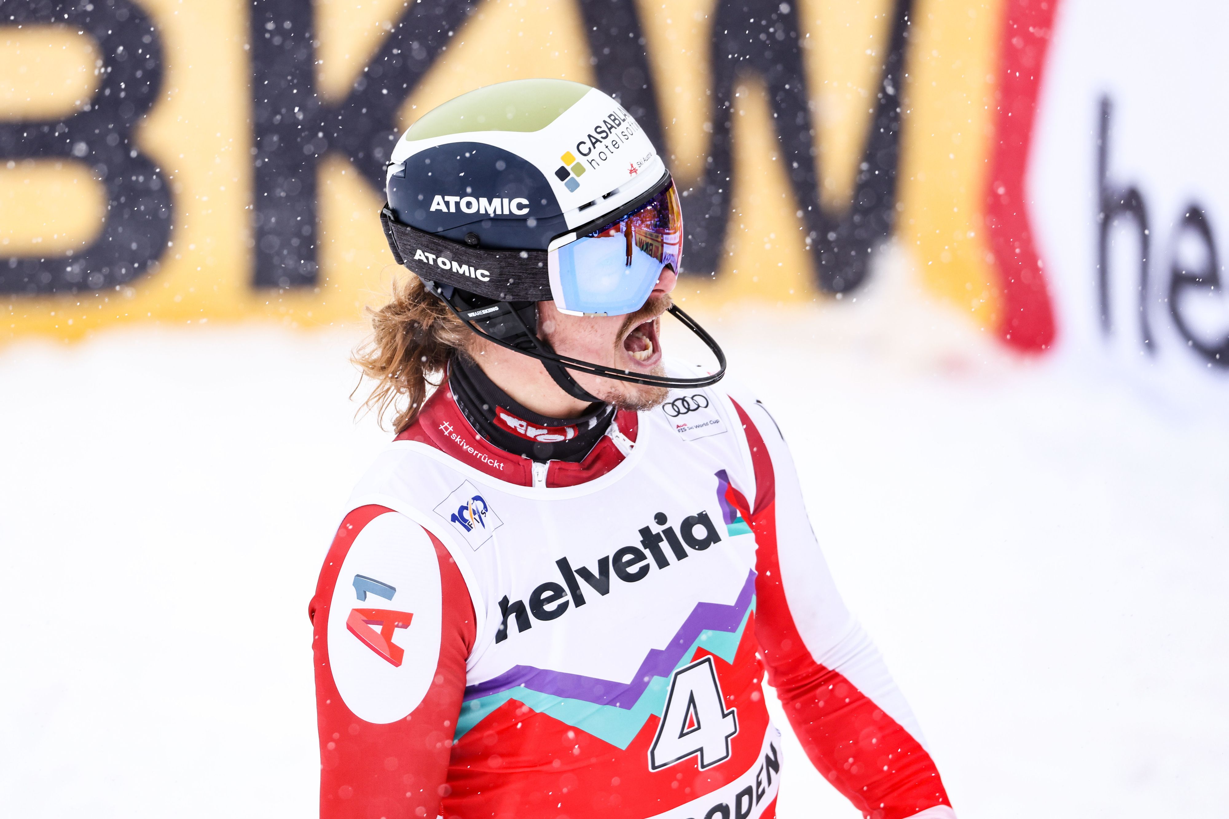 Manuel Feller feierte in Adelboden seinen zweiten Slalom-Sieg in dieser Saison.