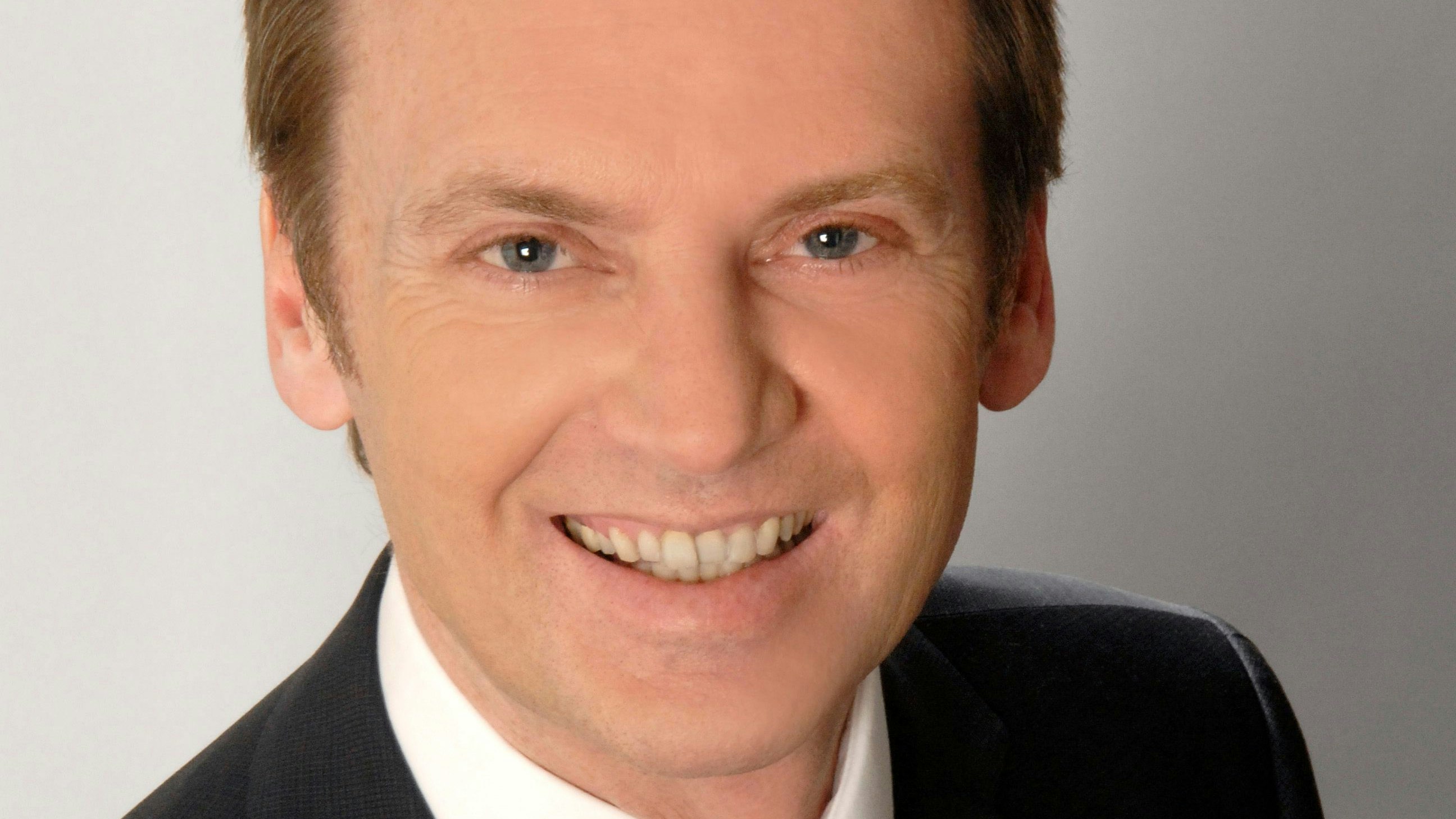 Thomas Harruk vom ARBÖ rät, das Auto noch vor der Urlaubsfahrt aufzutanken.