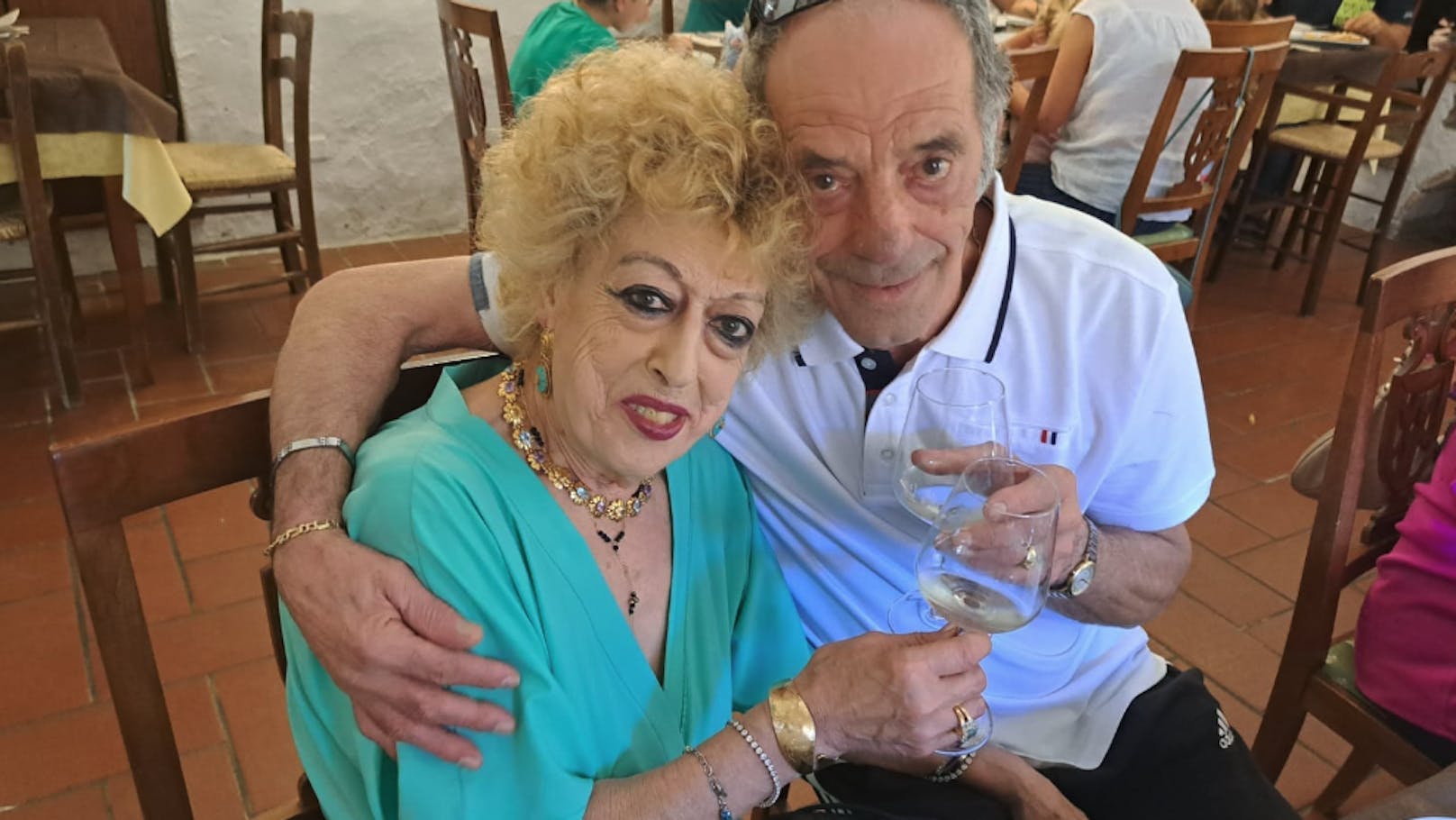 Paar heiratet 58 Jahre nach einzigem Kuss