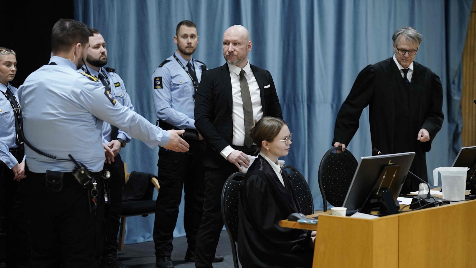 Massenmörder Breivik klagt gegen soziale Isolation