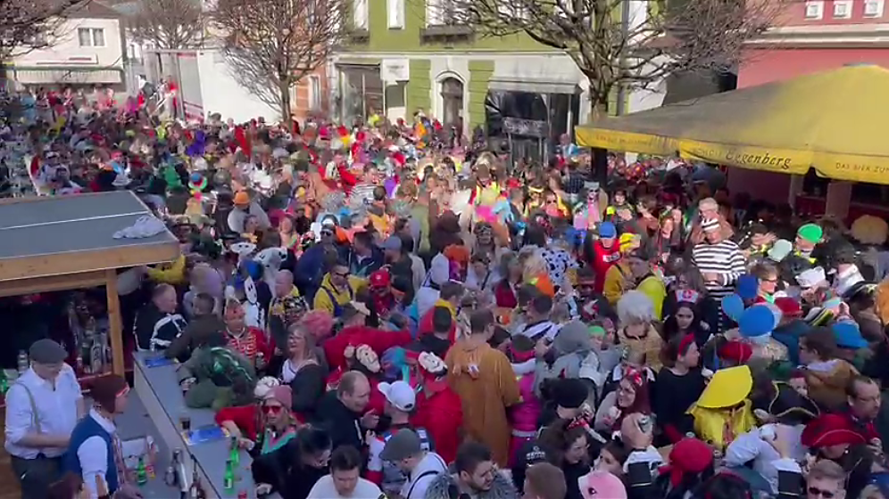 Da war Kirchdorf noch voll und die Faschingswelt in Ordnung. Heuer gibt es kein närrisches Treiben.