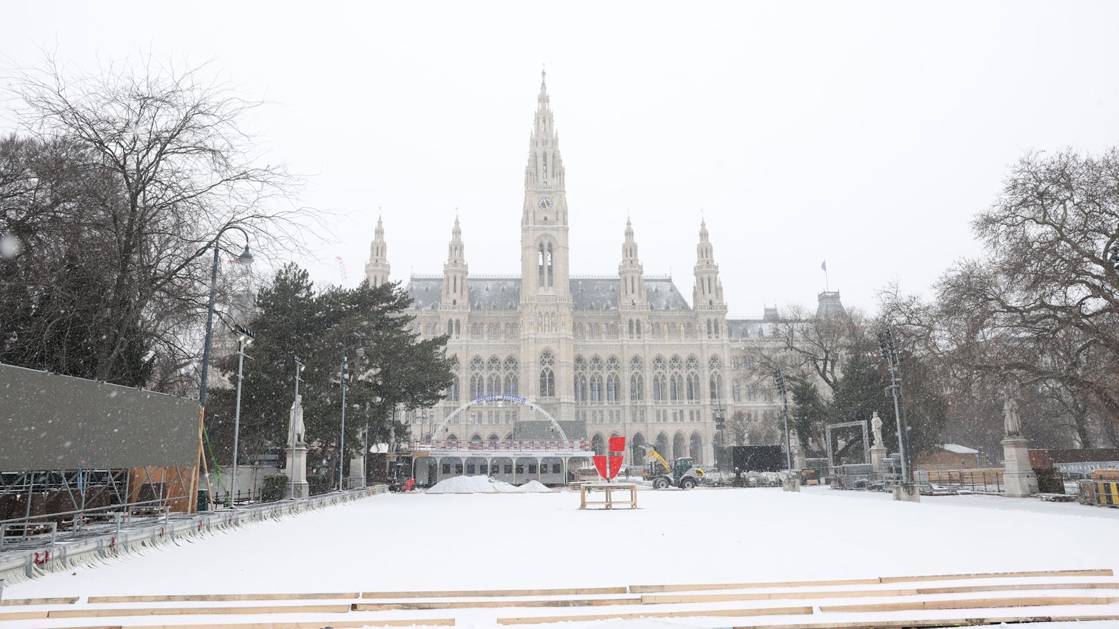 Am 19. Jänner wird die Eisfläche um 17 Uhr am Wiener Rathausplatz eröffnet. 