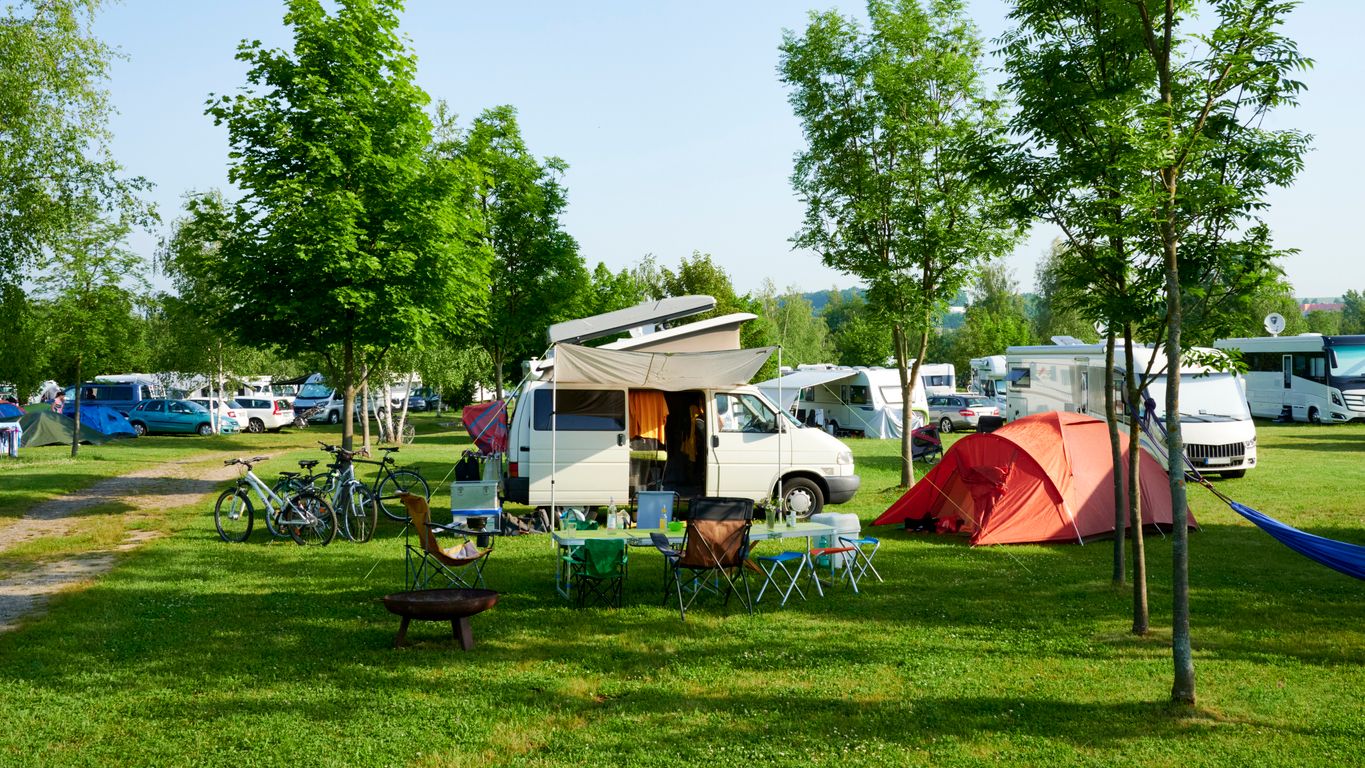 Camping in Österreich boomt seit mehreren Jahren. In 2023 wurde mit 8,3 Mio. Übernachtungen das nächste Rekordjahr gemeldet.