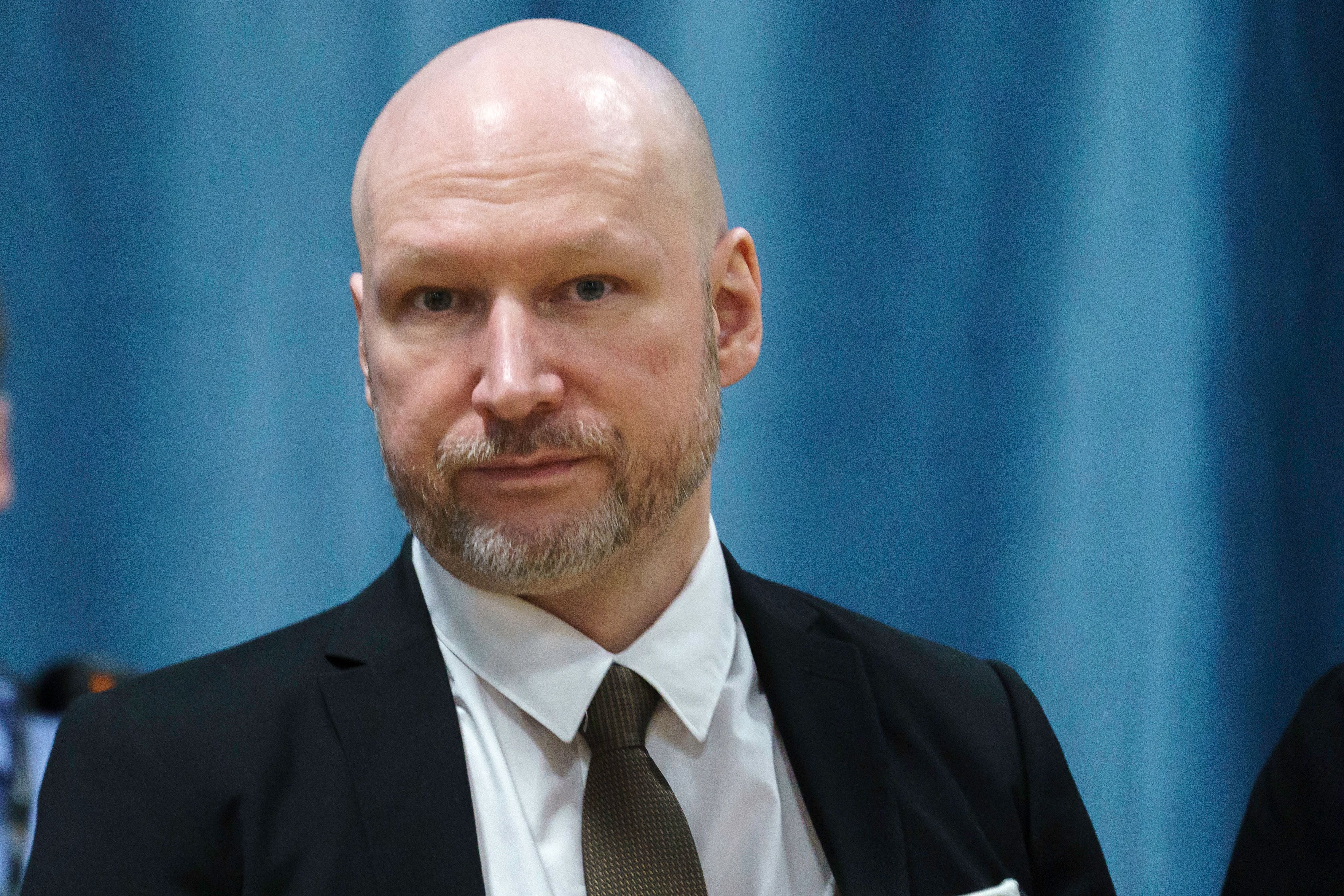Anders Behring Breivik will erreichen, dass seine Isolationshaft aufgehoben wird.