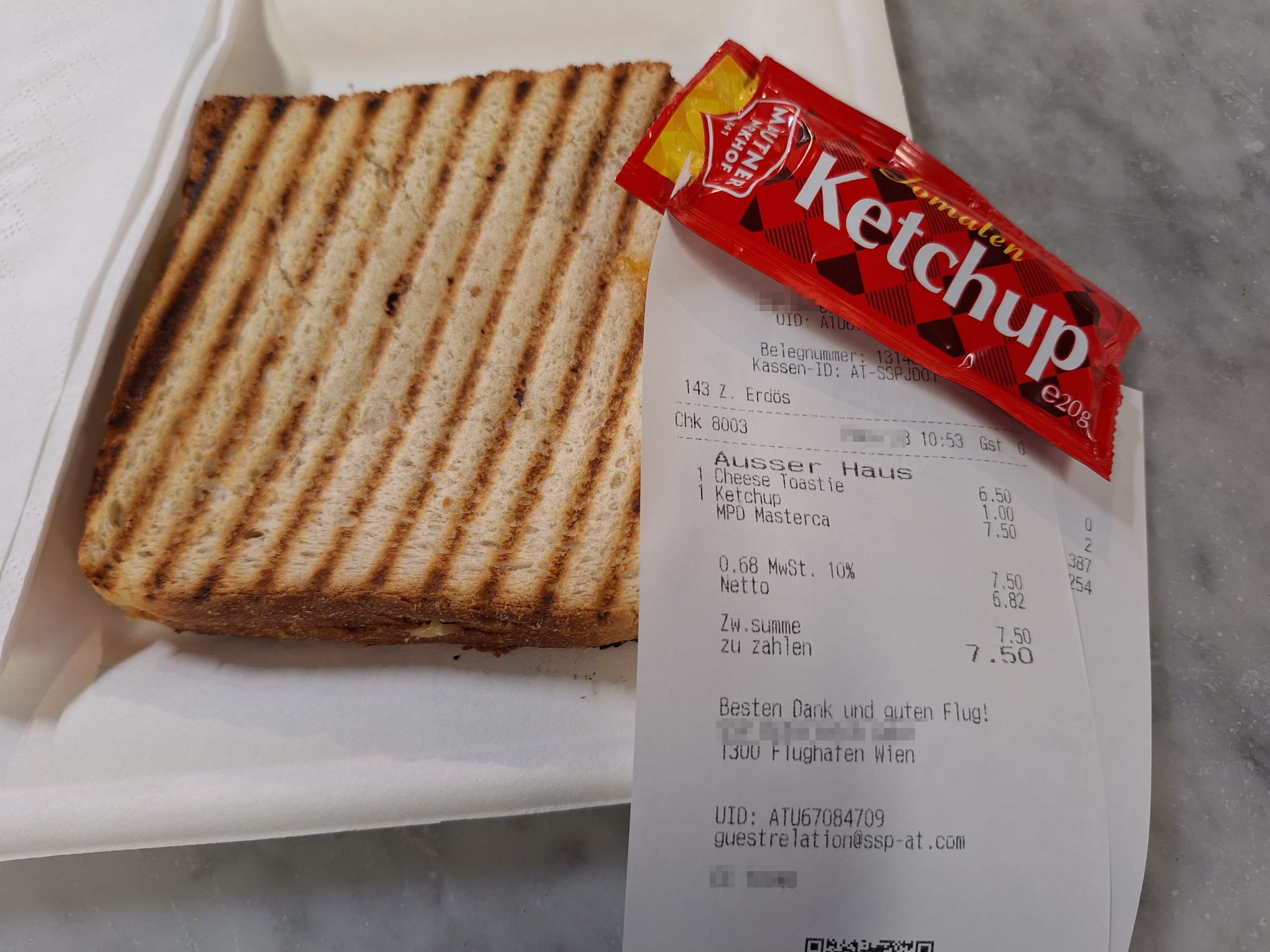 Dem Ketchup-Sackerl geht es an den Kragen.