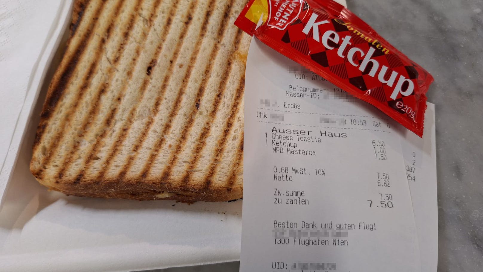 Preis-Hammer! Käsetoast mit Ketchup kostet 7,50 Euro