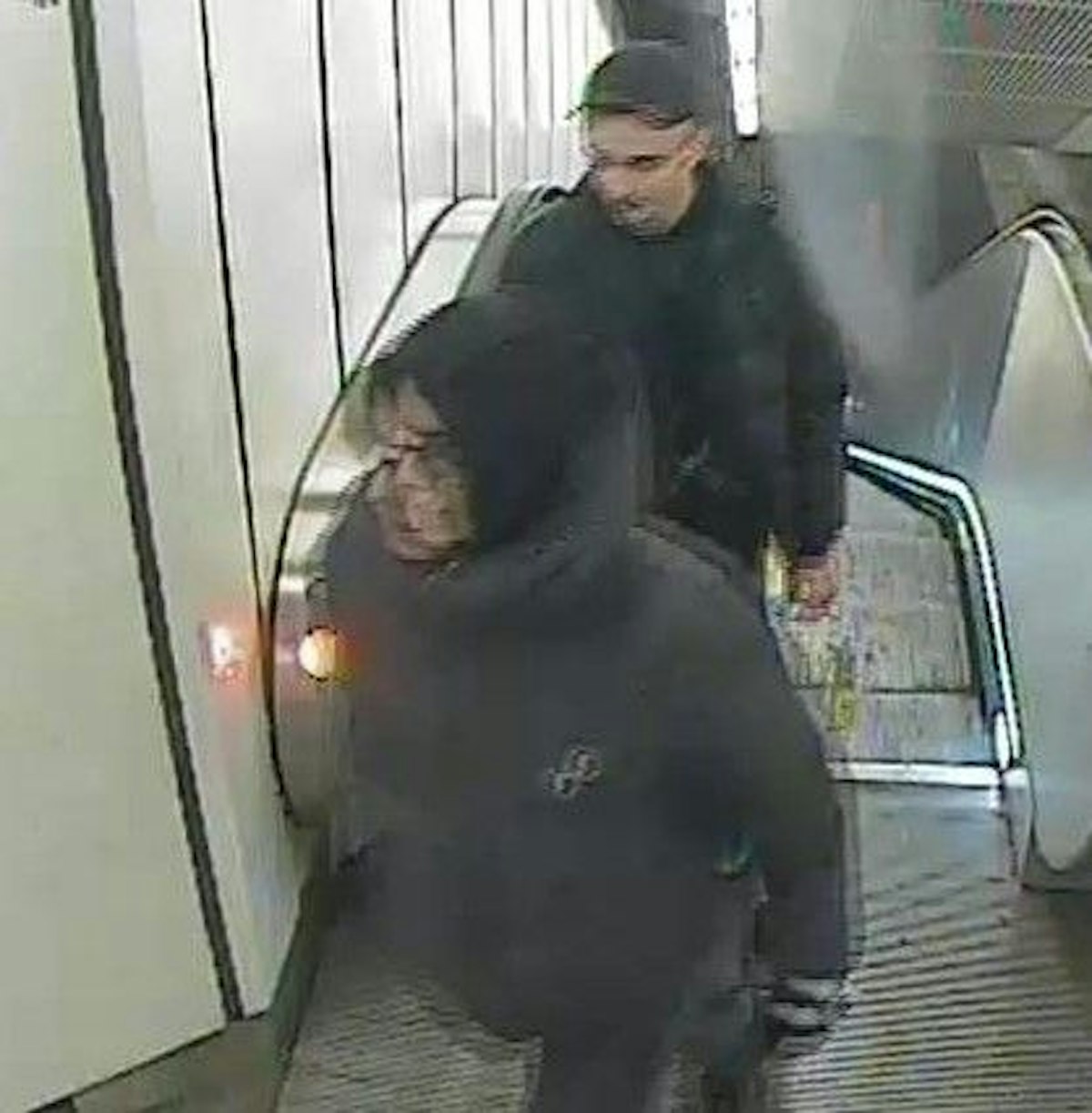 Frau ins Gesicht geschlagen