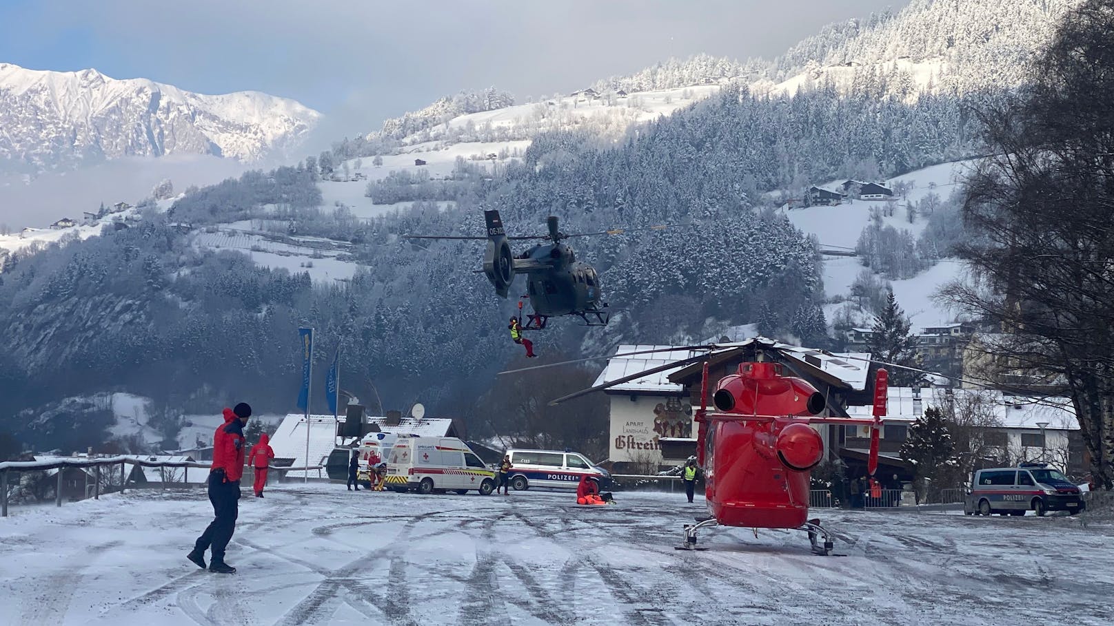 Ski-Gondel in Tirol abgestürzt – Baum fiel auf das Seil