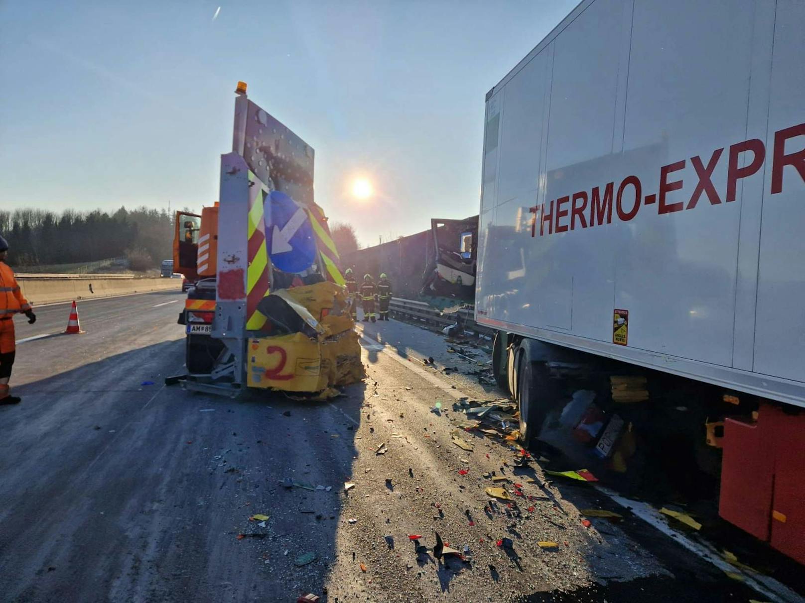 Lkw-Lenker fuhr auf ASFINAG-Absicherungsfahrzeug