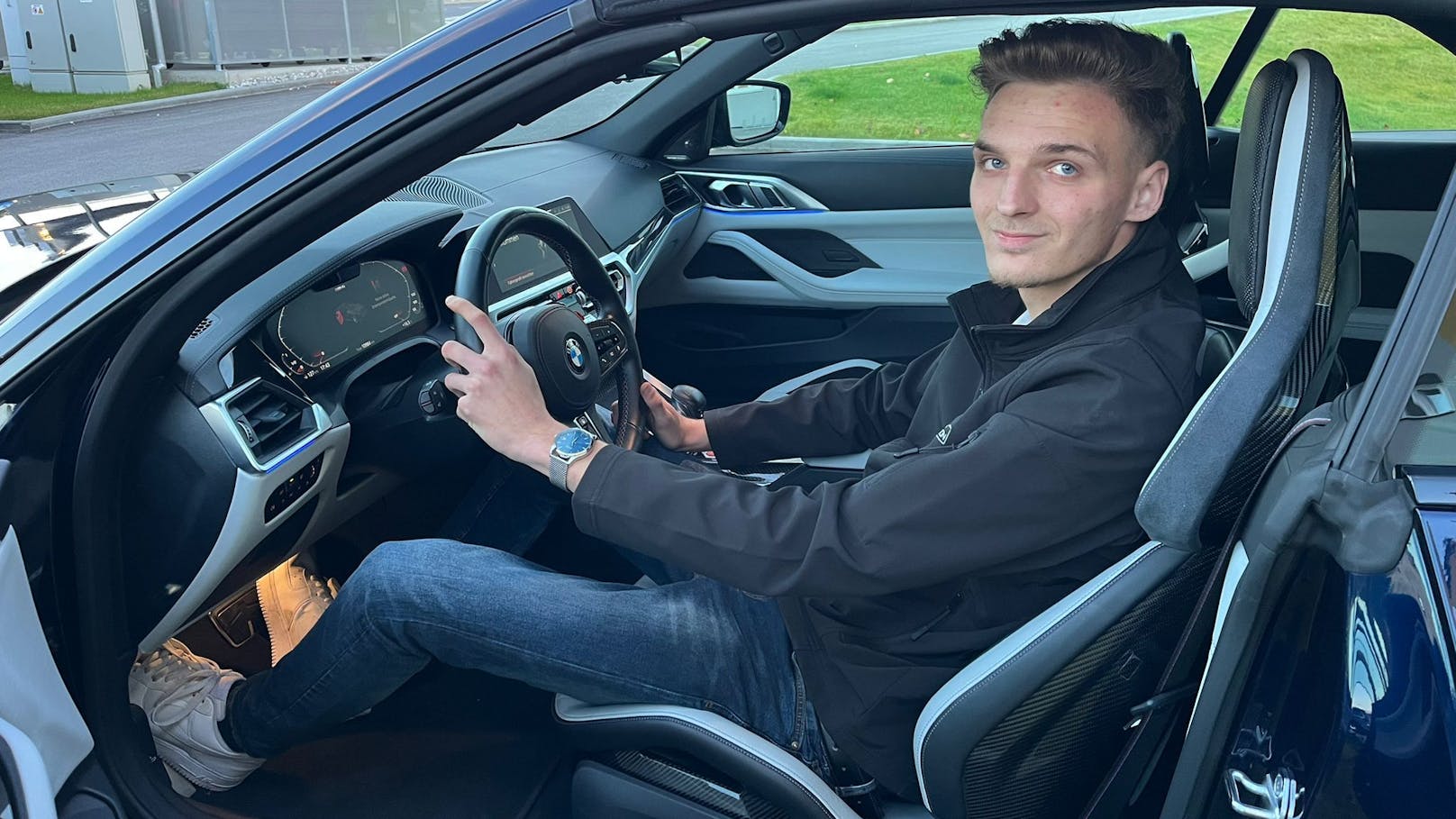 BMW-Fan putzt gerne Autos – jetzt sucht er Blondine