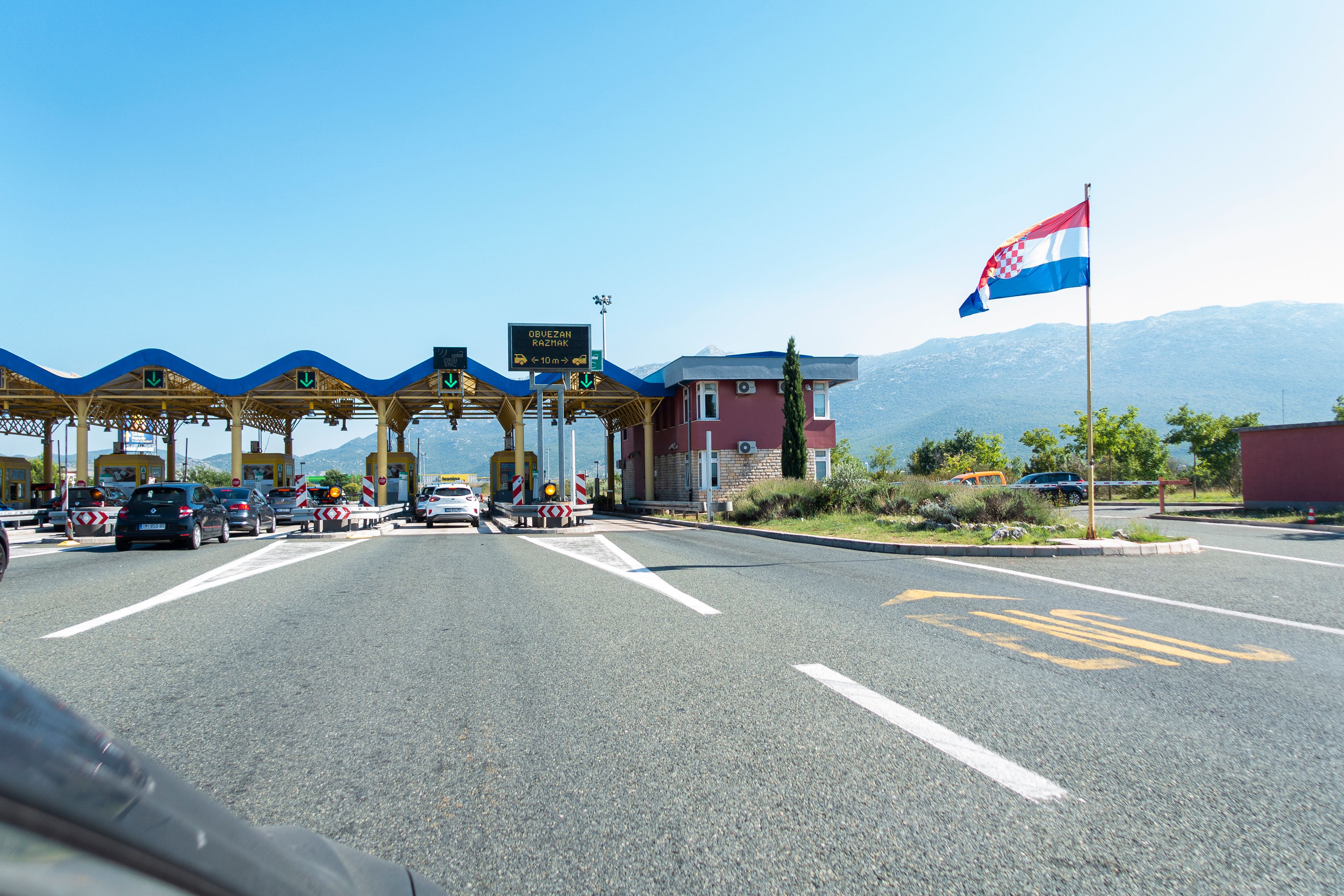 Der Mann - er ist Autobahn-Angestellter in Kroatien - verklagte seinen Chef, weil ihn dieser rief.