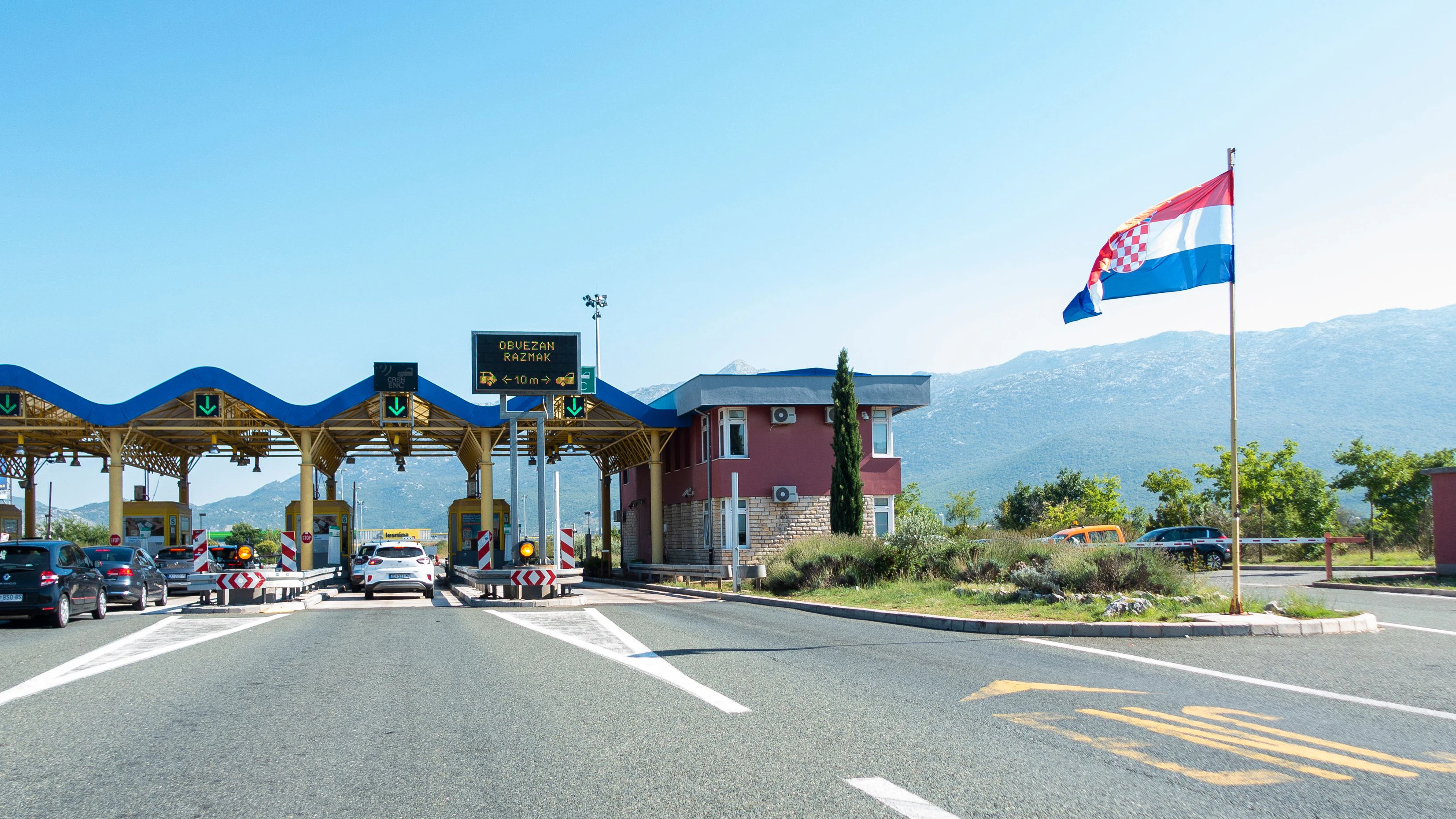 Der Mann - er ist Autobahn-Angestellter in Kroatien - verklagte seinen Chef, weil ihn dieser rief.