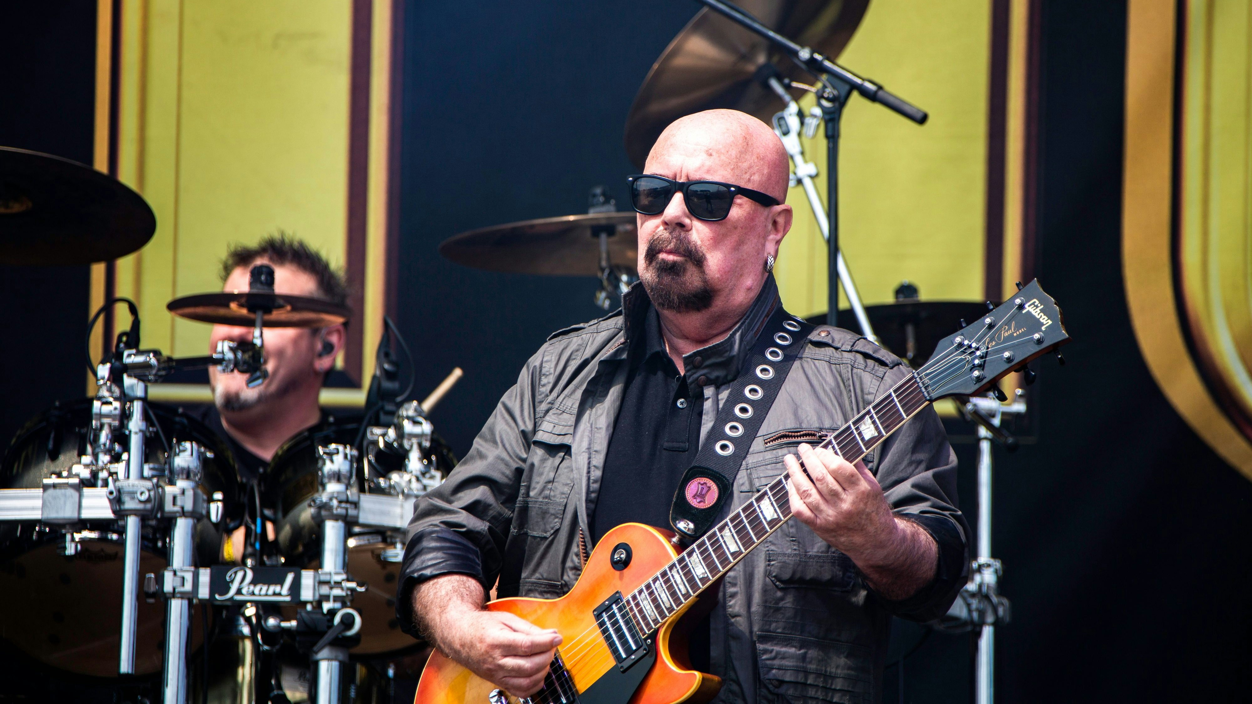 Download von www.picturedesk.com am 09.01.2024 (17:53).  Magnum, Tony Clarkin, performing live on stage at Sweden Rock Festival 2019-06-07. (c) Helena Larsson / TT / kod 2727 - 20190605_PD16558 - Rechteinfo: Rights Managed (RM)