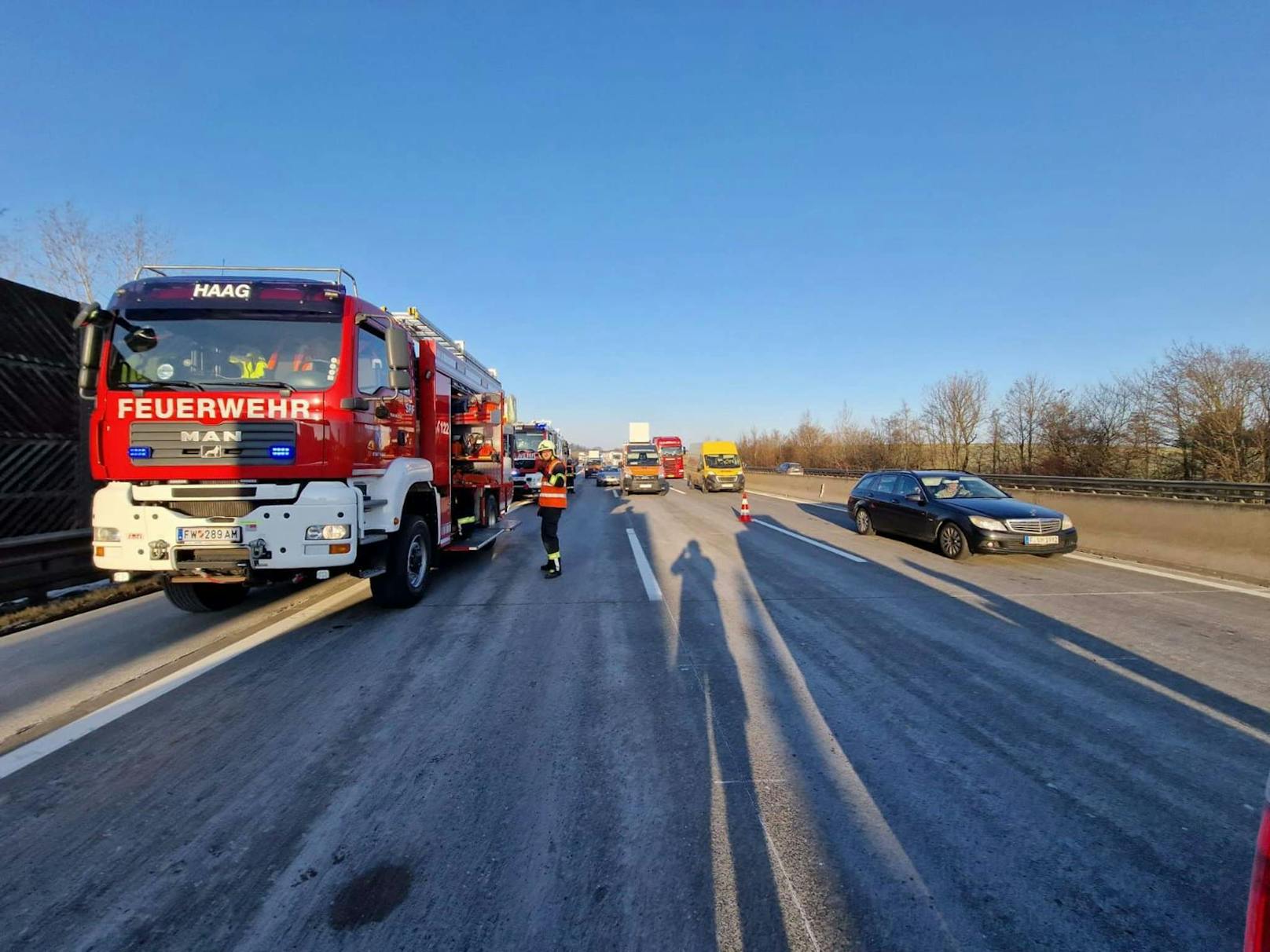 Lkw-Lenker fuhr auf ASFINAG-Absicherungsfahrzeug