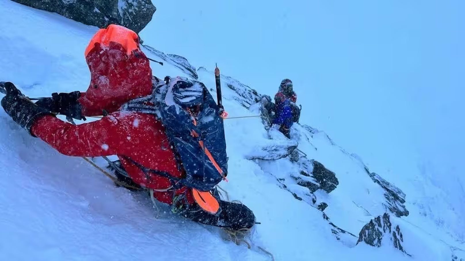 Trotz schlechter Wettervorhersage ließen sich drei Männer nicht von ihrer geplanten Wandertour auf den Großglockner abhalten.