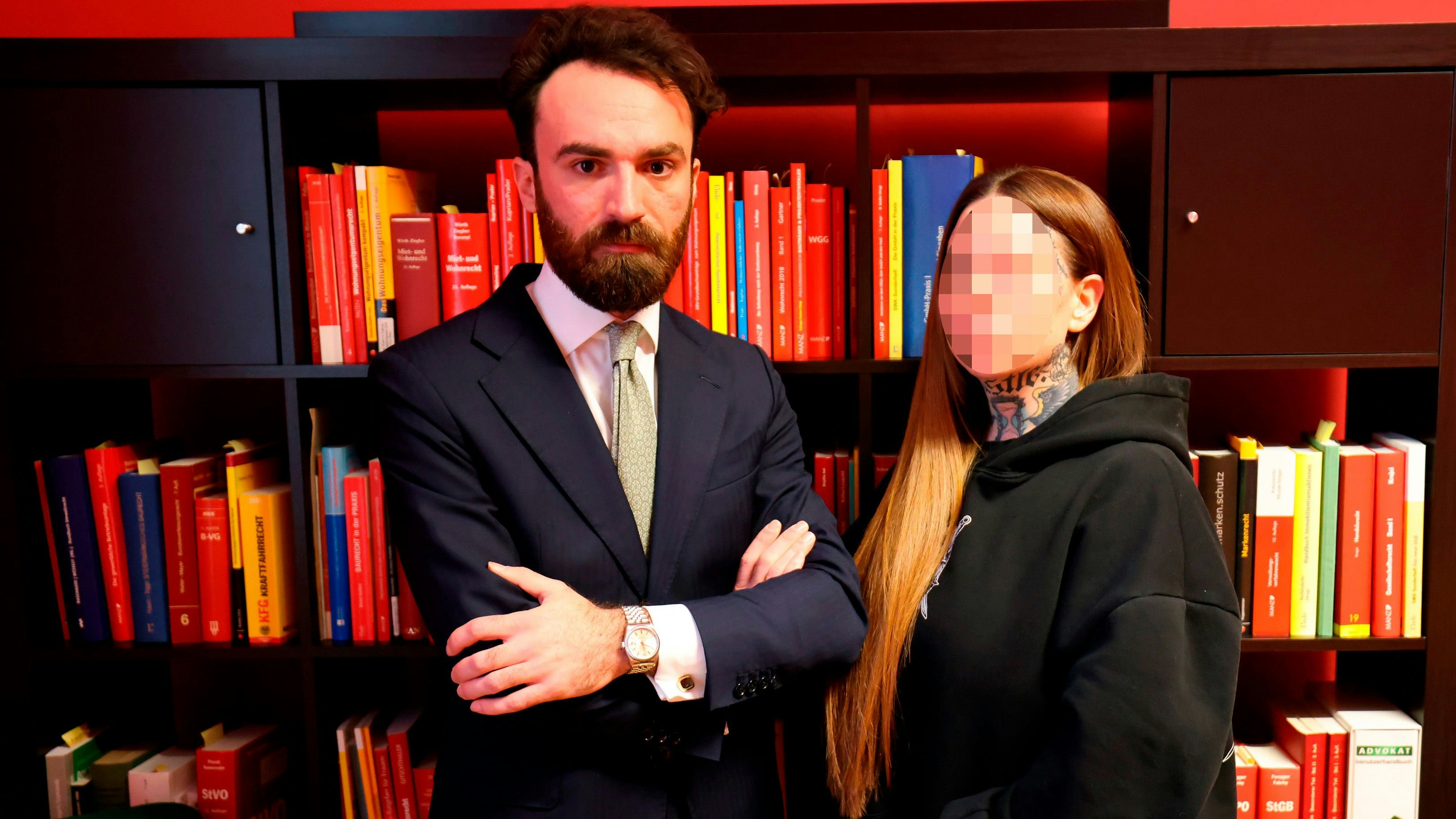 Rechtsanwalt Senad Albani kämpft für seine Mandantin Mia (34).