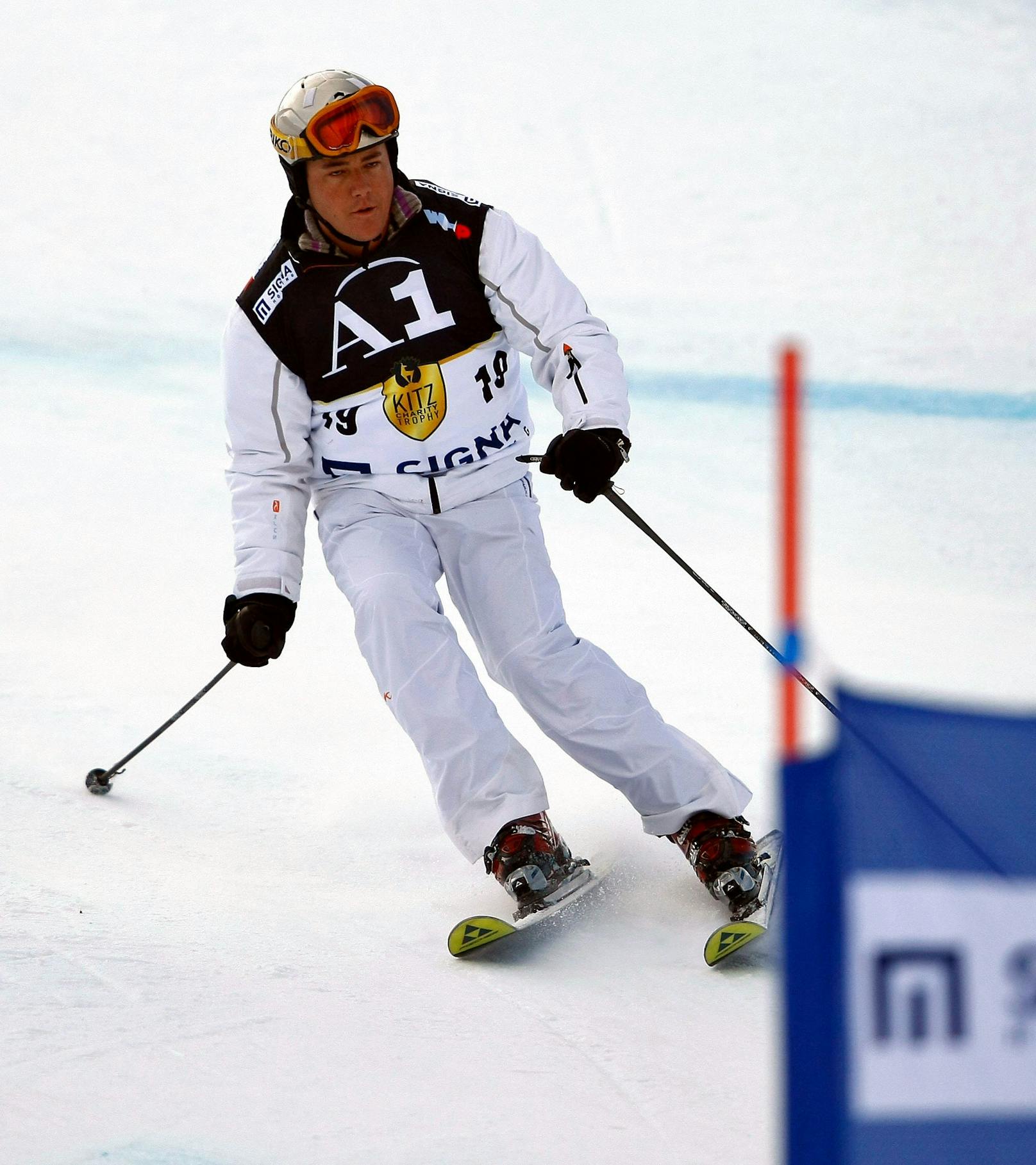 René Benko ist auch begeisterter Skifahrer. 2009 machte er beim Kitz Charity Trophy Rennen mit. 
