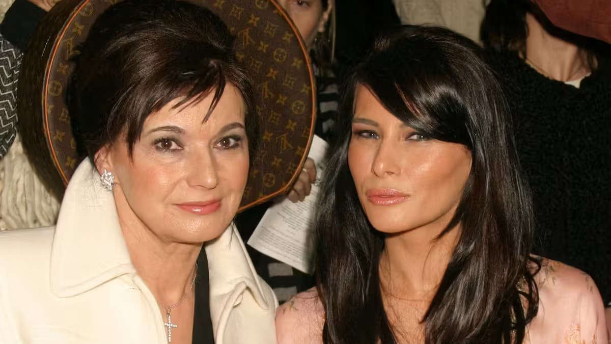 Die frühere Präsidentengattin Melania Trump trauert um ihre Mutter Amalija Knavs (links). (Aufnahme von 2004)