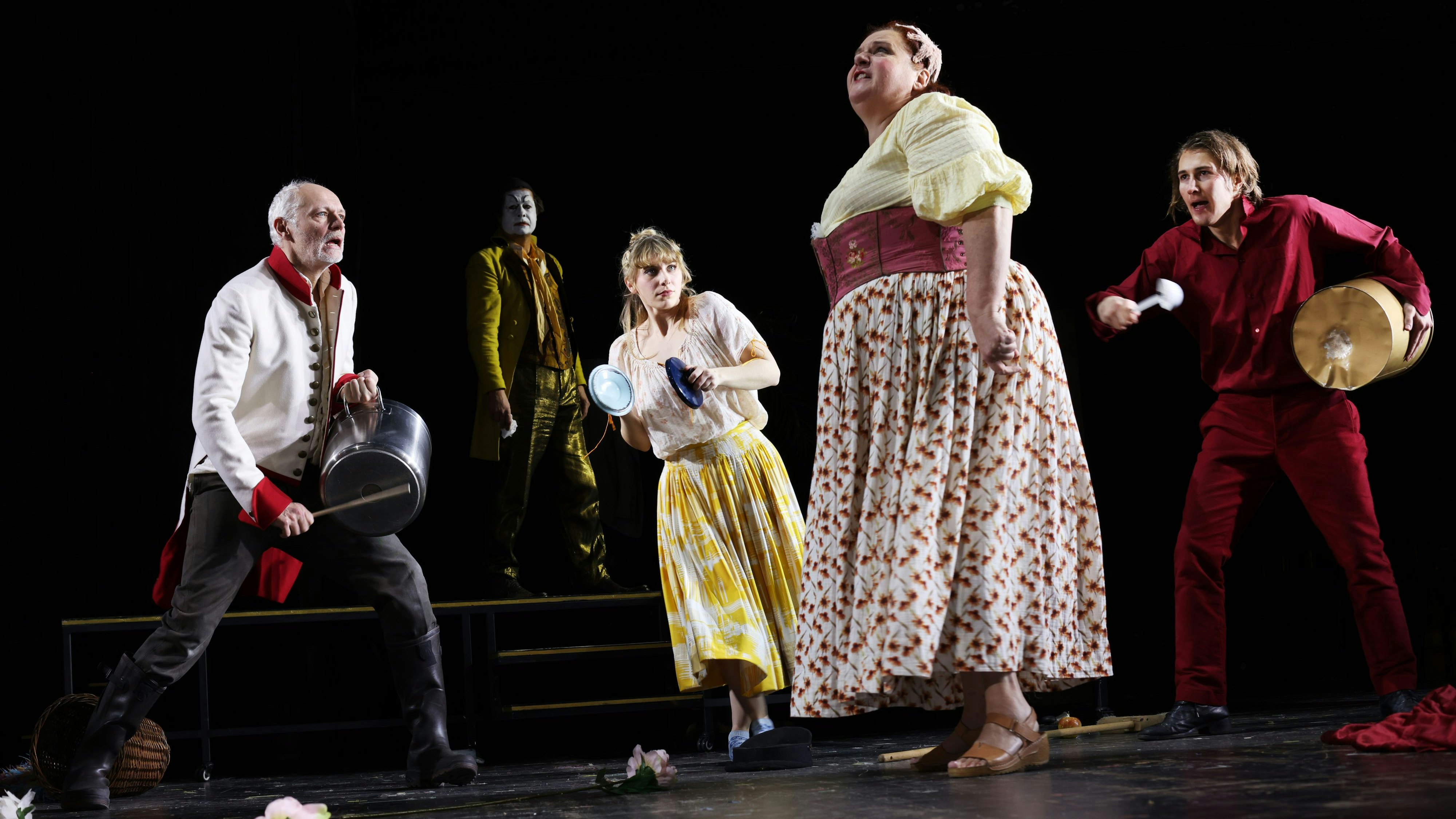 Pures Chaos bei "Es muß geschieden sein" im Theater in der Josefstadt