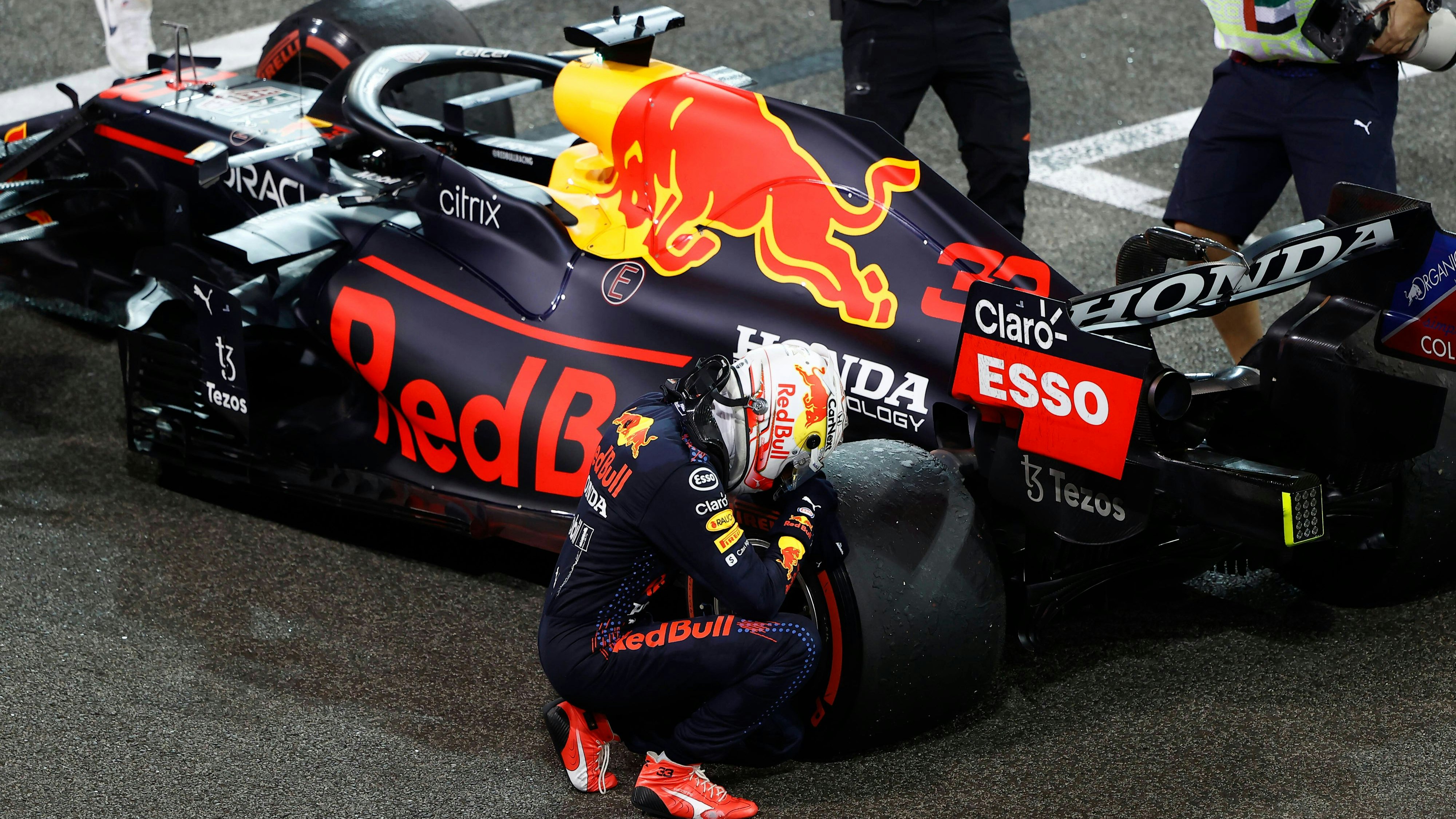 Max Verstappen und sein erstes Weltmeister-Auto