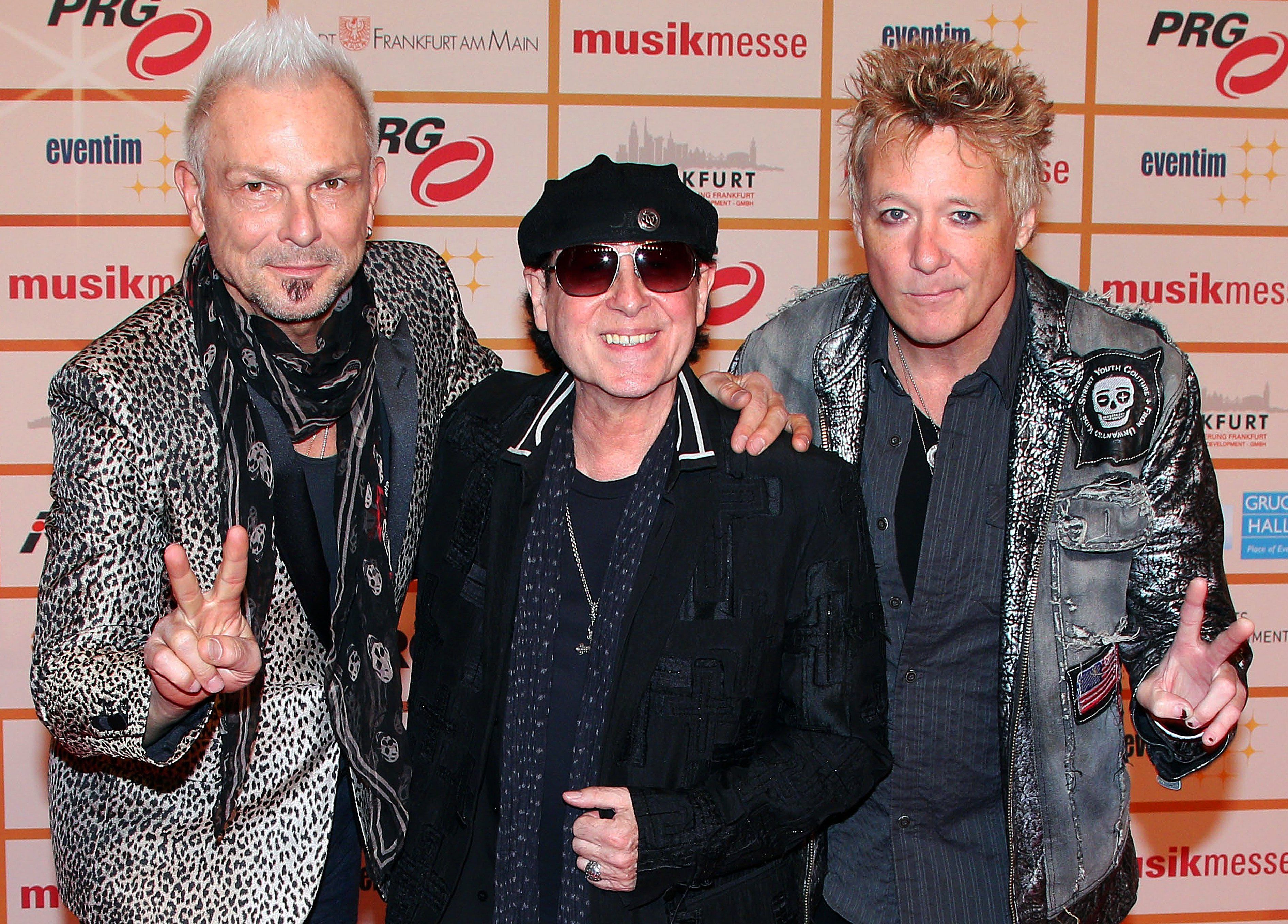 Die <strong>S</strong><strong>corpions</strong> anno 2014: Gitarrist <strong>Rudolf Schenker</strong>, Frontmann <strong>Klaus Meine</strong> und Drummer <strong>James Kottak</strong> (v.l.n.r.) bei der Verleihung des LEA Award in Frankfurt.