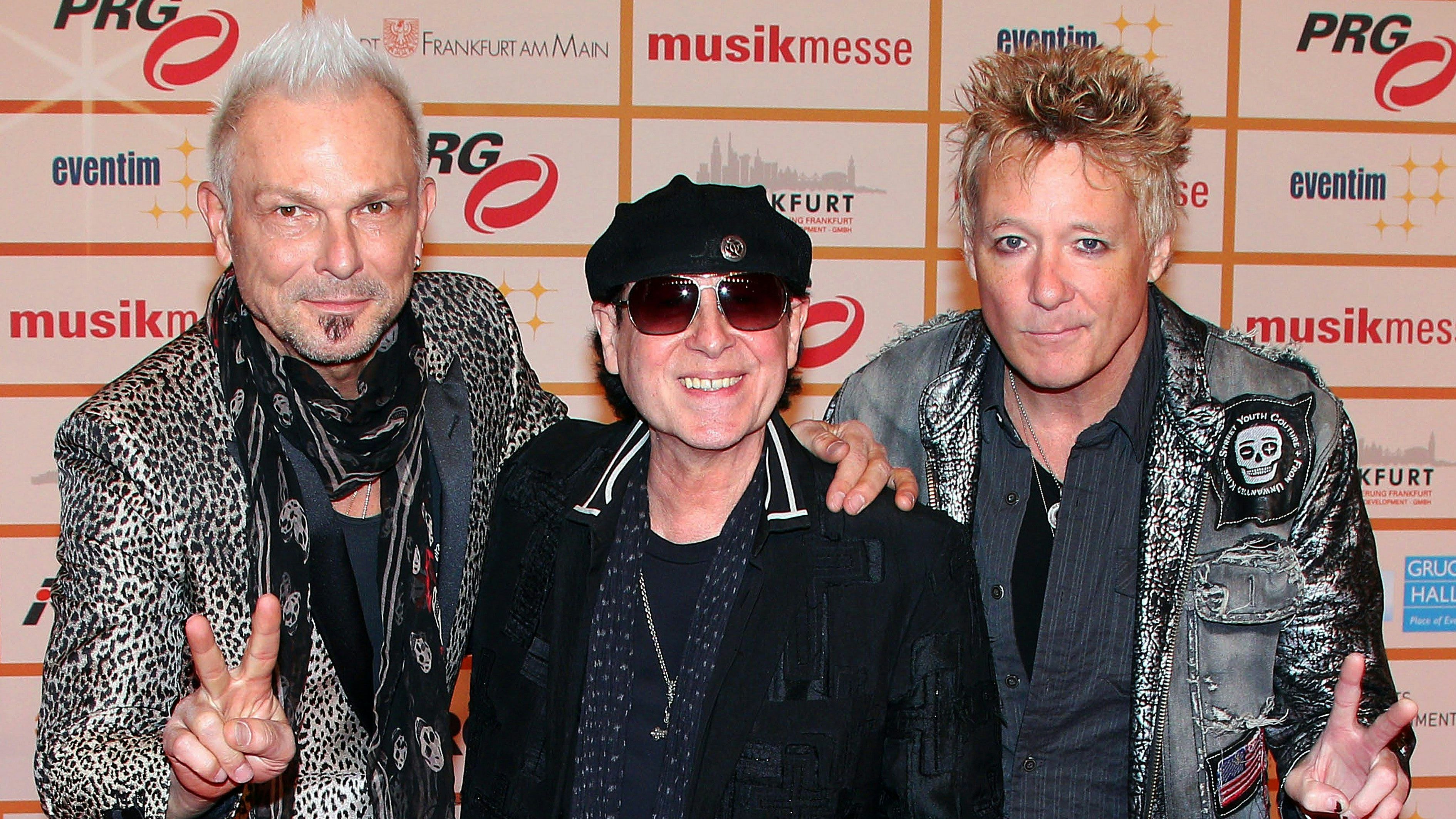 Download von www.picturedesk.com am 10.01.2024 (15:40).  Die Scorpions, Rudolf Schenker, Klaus Meine und Drummer James Kottak bei der Verleihung des - LEA Award 2014 -in der Festhalle, Frankfurt, 11.03.2014 - 20140501_PD6927 - Rechteinfo: Rights Managed (RM)