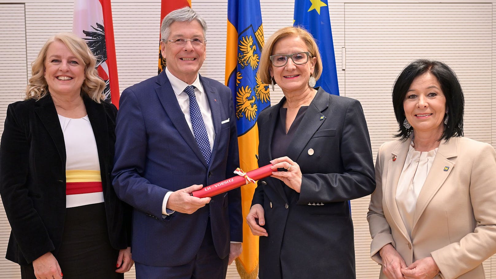 ...der Landeshauptleute-Konferenz an Niederösterreichs Landeshauptfrau...