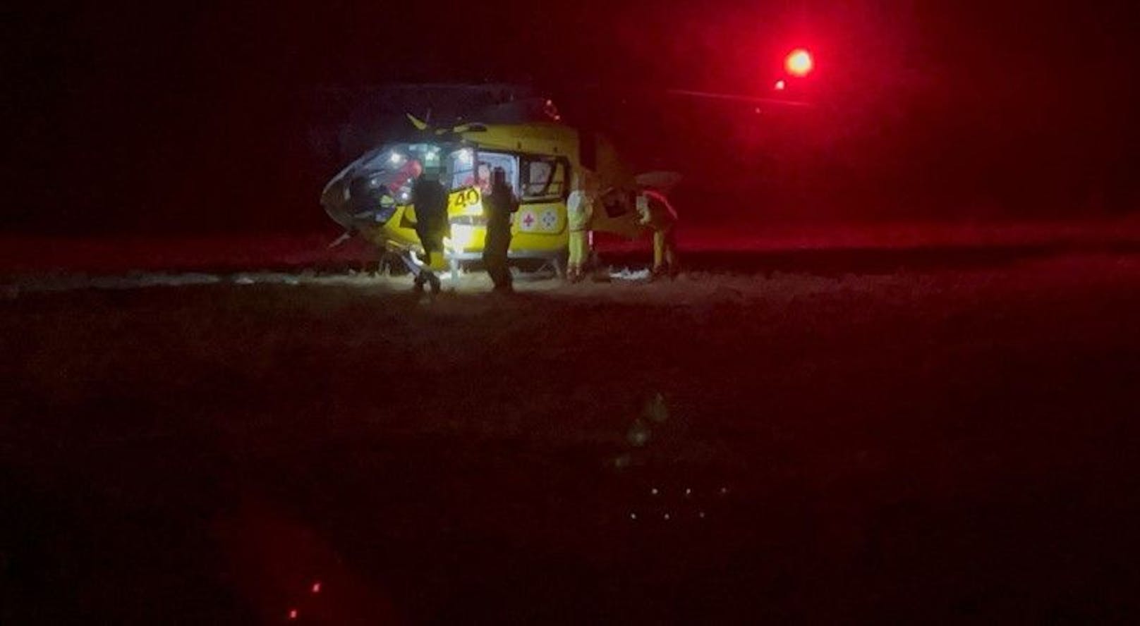 Auch ein Heli stand im Einsatz.