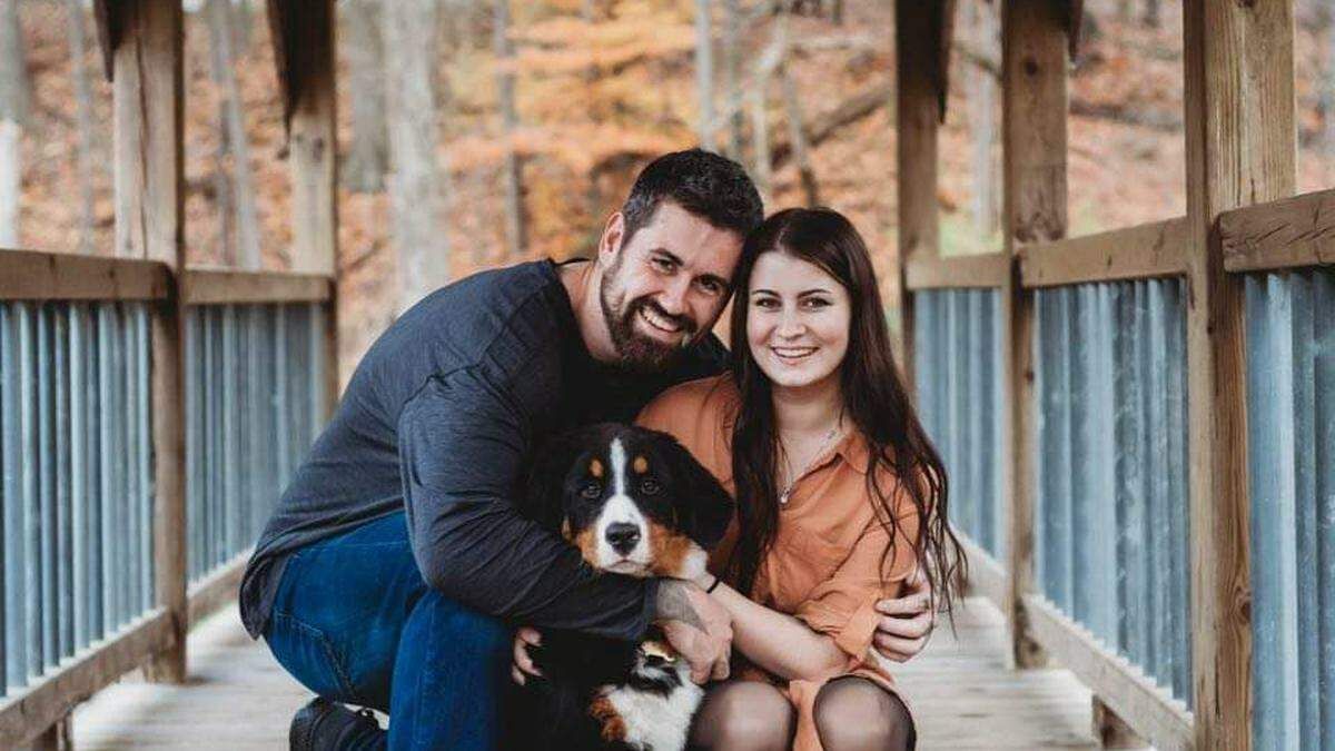 Rebecca B. verliebte sich in den verurteilten Räuber Kory B. Sie heiratete den Amerikaner und lebt mit ihm und Hündin 