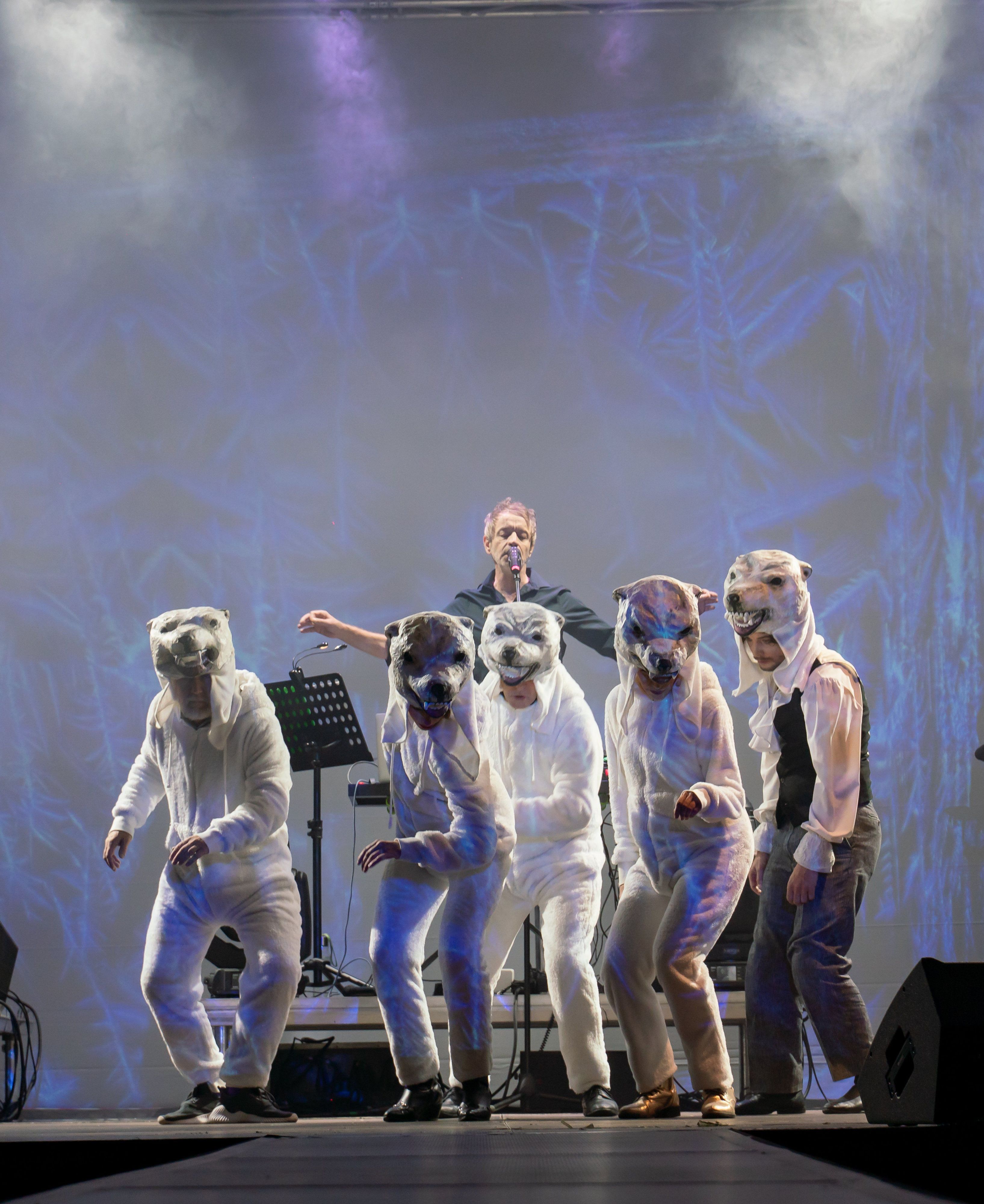 Oliver Welter auf der Bühne des Theater an der Gumpendorferstrasse