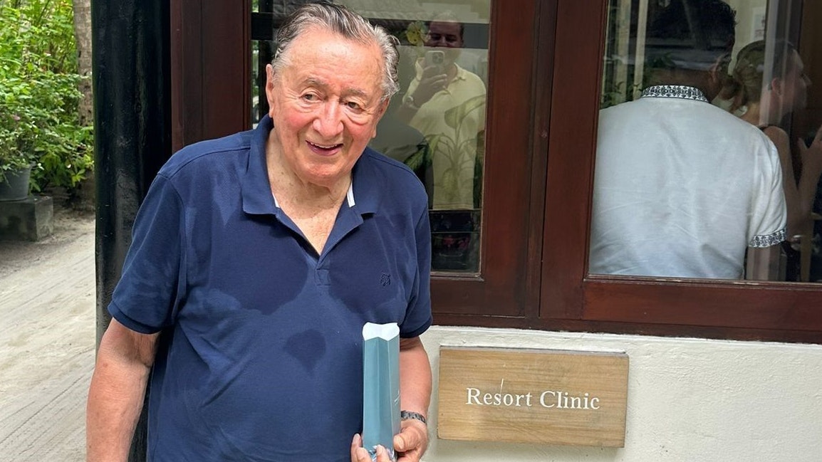 Richard Lugner musste sich im Urlaub in einer Klinik behandeln lassen. 